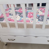 سرير اطفال • نظيف • دوشك اسفنج اصلي