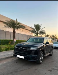 لاندكروز 2025 سازSAS لمتد s Limited S  محرك ٤٠٠٠ شاشات  بلاك ادشن ماشي...
