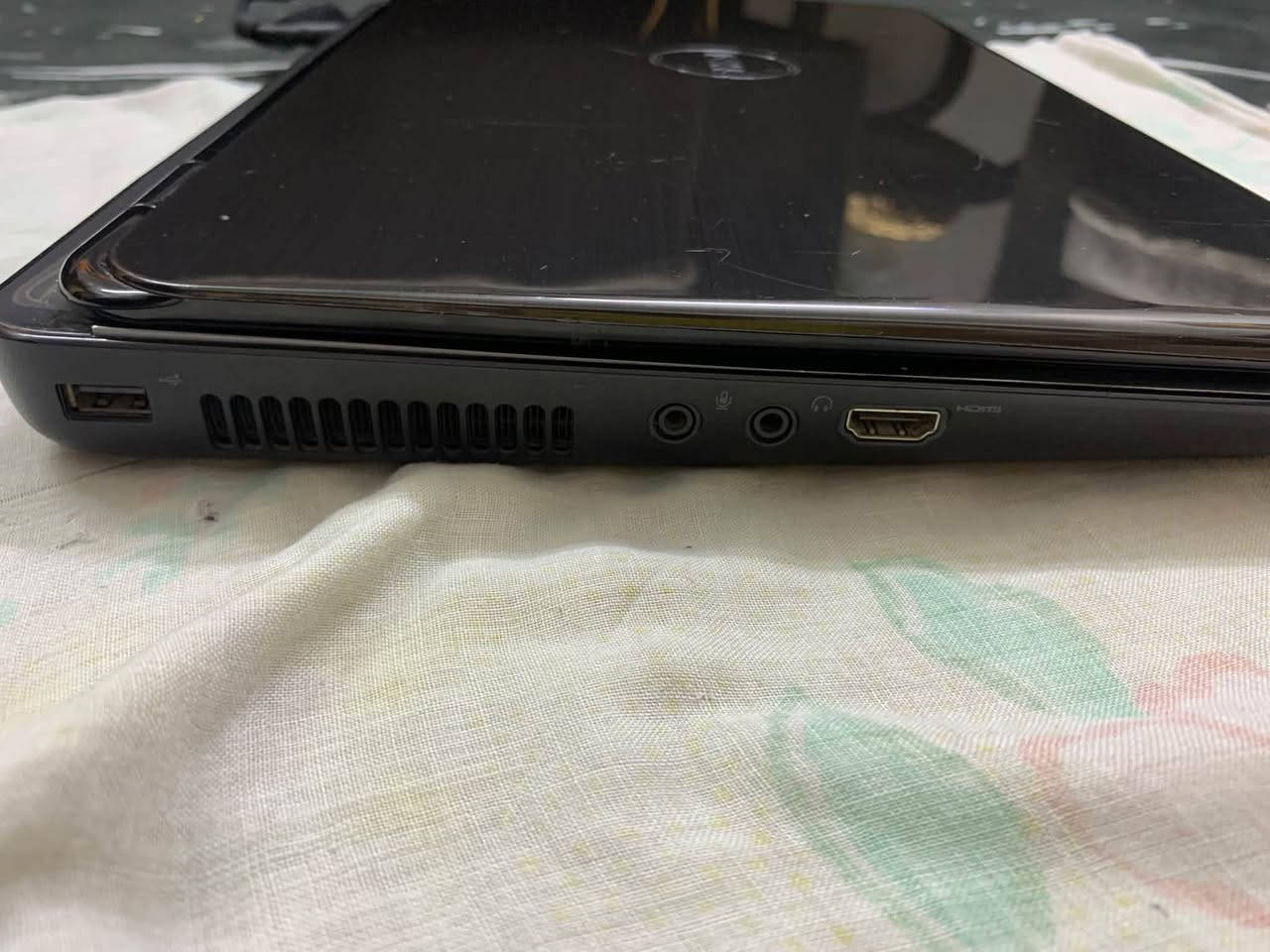 السلام عليكم
لابتوب DELL للبيع 

لابتوب يفيد للدراسه ول تصفح ول ألعاب المتوسطه

لابتوب نضيف  نقصه فقط بطاريات ول شاحنه مالته موجوده 

مواصفاته موجوده بل صور السعر 85 وبيه مجال للشراي 

مكاني بغداد الحريه  

لاستفسار خاص ..
