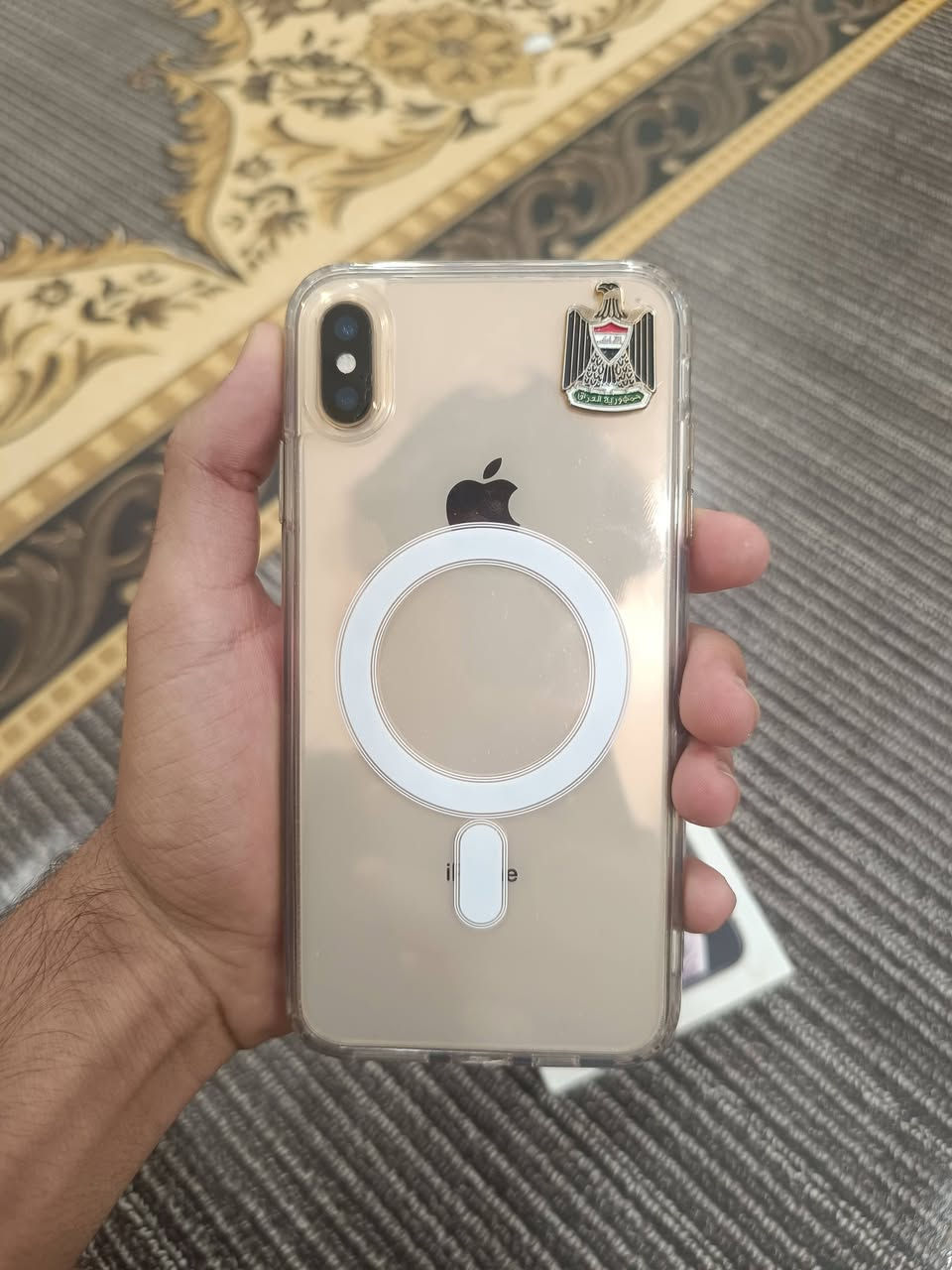ايفون اكس ماكس
بطاريه ٩٠ 
نموذج M 
ذاكره 256 
مبدل فقط شاشه اصليه ٣ خيارات وحتى ماطالع بالإعدادات مبدله 
كلشي شغال عدا الفيس إيدي متوقف 
جهاز كلش نظيف وحلو تفحصه ع راحتك 
سعره 180 وبيه مجال 
رقم التواصل ***********
