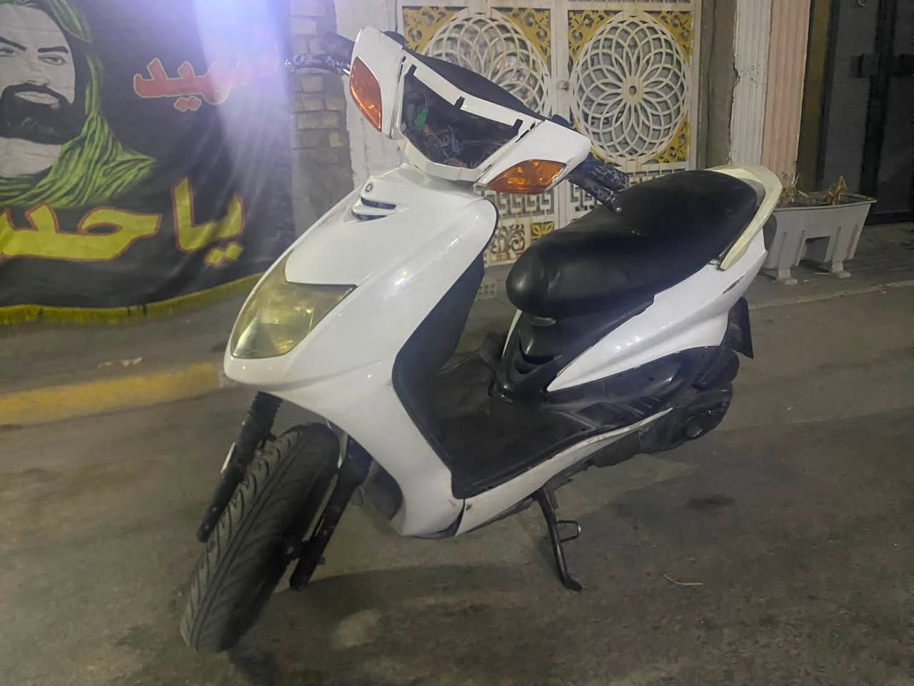 دراجه سكنس نثيه-اللون الابيض🤍
————————————————
دراجه خير من الله مفوله ماناقصها شي مثل ماتشوف كدامك ،يرادلها شي بسيط بس الجاملق الامامي والبريك الامامي والقطعه مال الدشبول،،سعرها600 وبيها مجال
التواصل ع الواتساب(***********)بغداد-ساحة ميسلون
