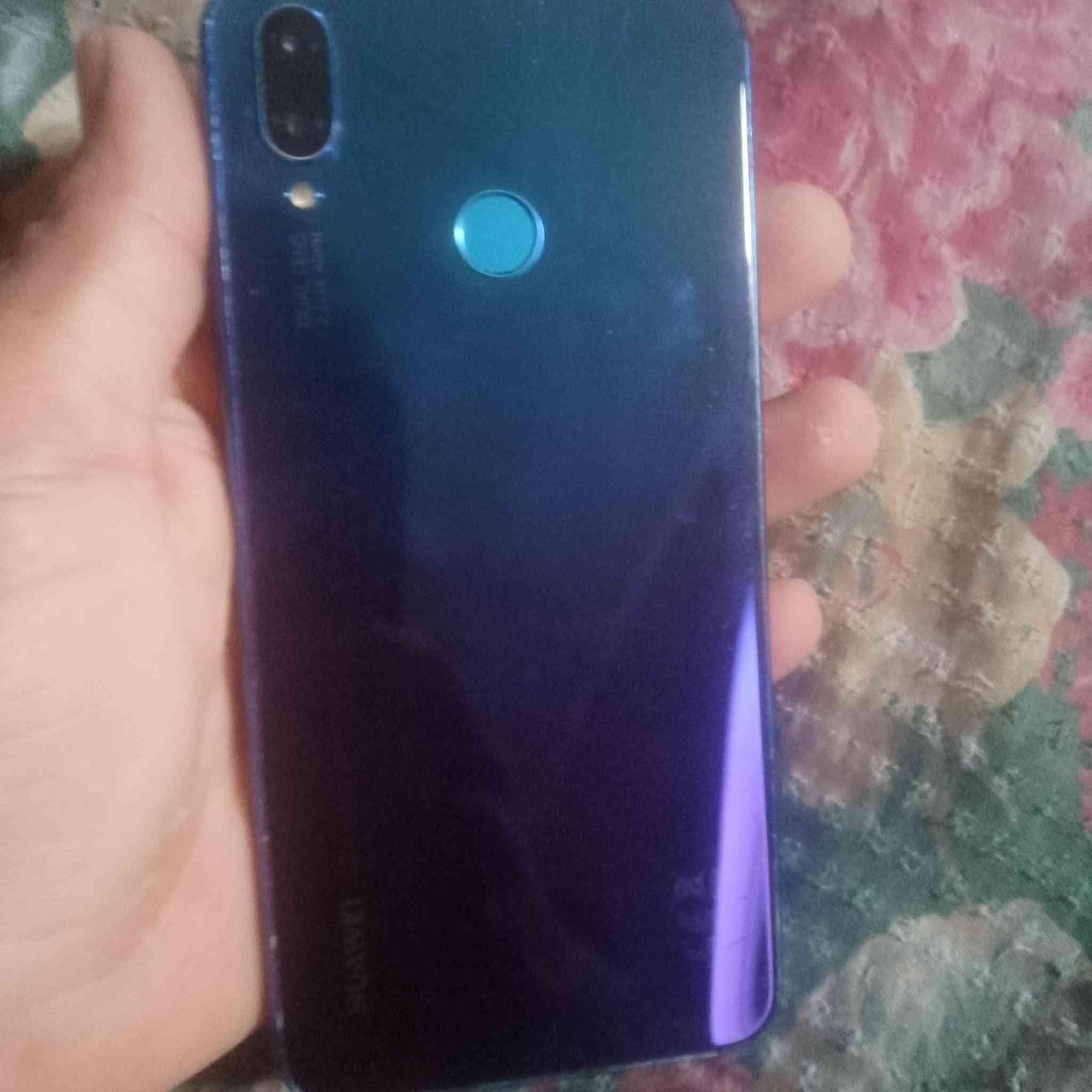 جهاز للبيع ذاكره 128عشوائيه 6بطاريه ماتصرف ابد 5000جهاز مامستخدم هواي قيم بليرضي الله ويرهم مراوس ***********واتساب
