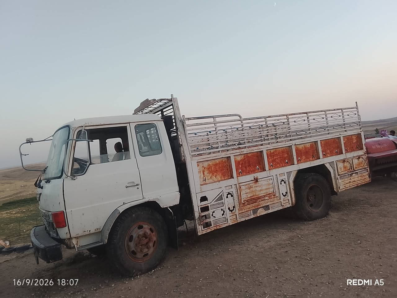 سياره لبيع هينو رقم بغداد  المكان  قضاء شيخان  قرية جرغان
***********

نص مكتوب في الصور:
- 16/9/2026 18:07
- REDMI A5
- 16/9/2026 18:07 REDMI A5
- 16/9/2026 18:08 REDMI A5