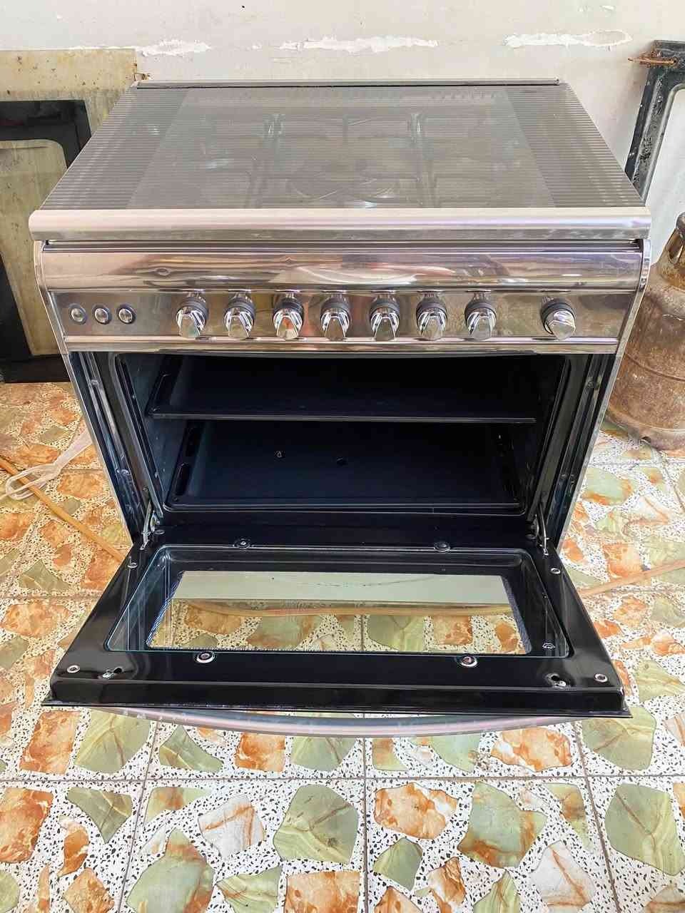 البيع طباخ مصري نفستل نضيف جدا مسعمل شهر السعر ٢٧٥ الف بي مجال بصيط العنوان طارميه اكو توصيل داخل بغداد ***********
