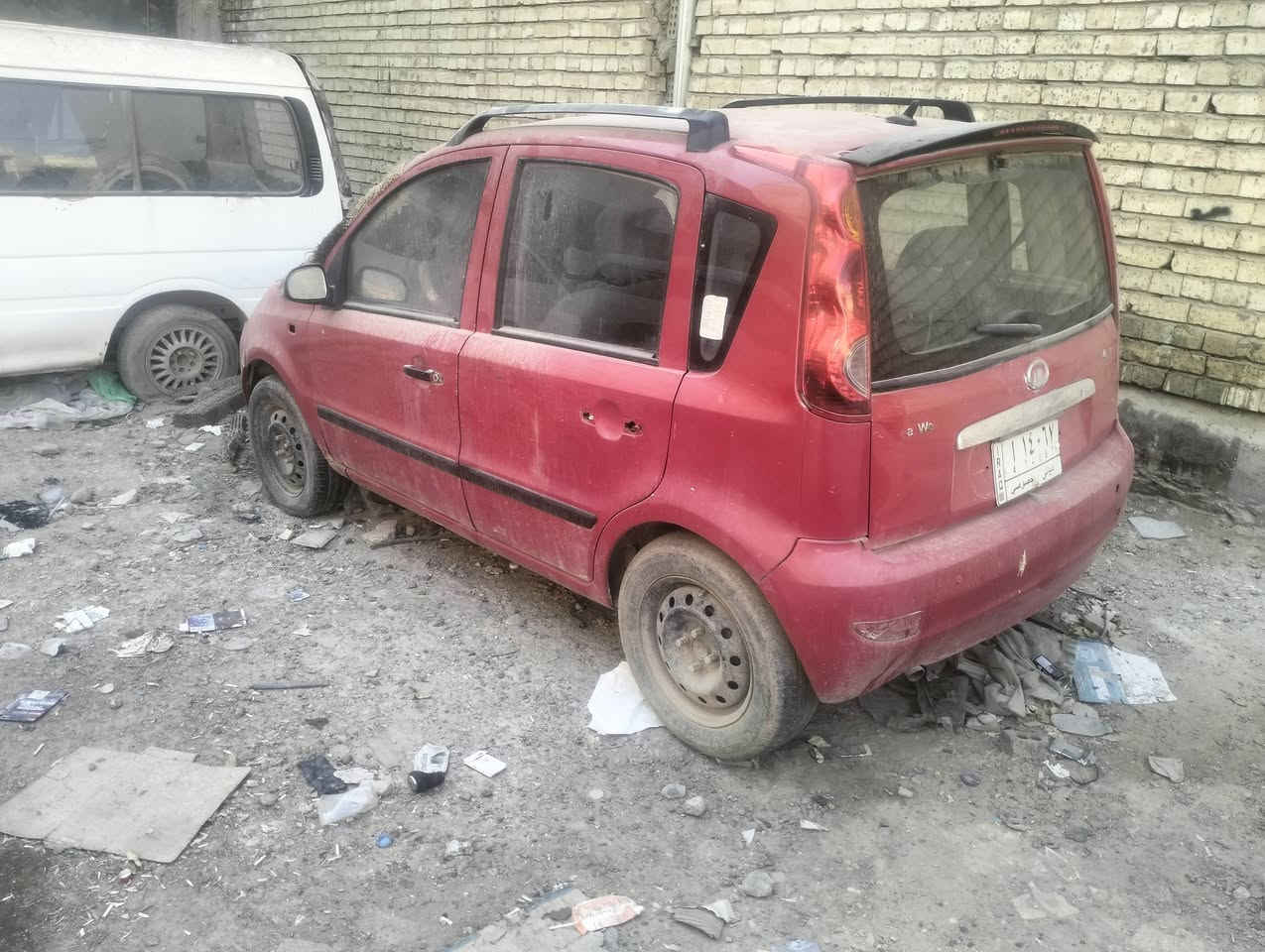 سلام عليكم  سياره بيري  موديل 8 رقم ديالى سنويه جديده 29 يلا تسقط صاحبها موجود يمي يريد تحويل  سياره نسائيه رجالي حجم وسط السياره مكيمه كورله شديتها وتركتها للسياره  كير اوتوماتيك    سياره عاطله بيها كهرباء عاطله بدل كهرباء كامله خارجي ضفيره وعقل. ودوسه مال سكليتر.  سياره تشتغل بس ماتمشي. بسب الضفيره مكرضه   كهرباء.  داخل سنتر كله يشتغل.  عارضها 18ورقه بيها مجال   سياره ماليزي صيني. اسمها بيري   ع وضعها ابيع. يعني كوم حديد تاخذ   رقمي ***********   سعر18 ورقه وبيها مجال
