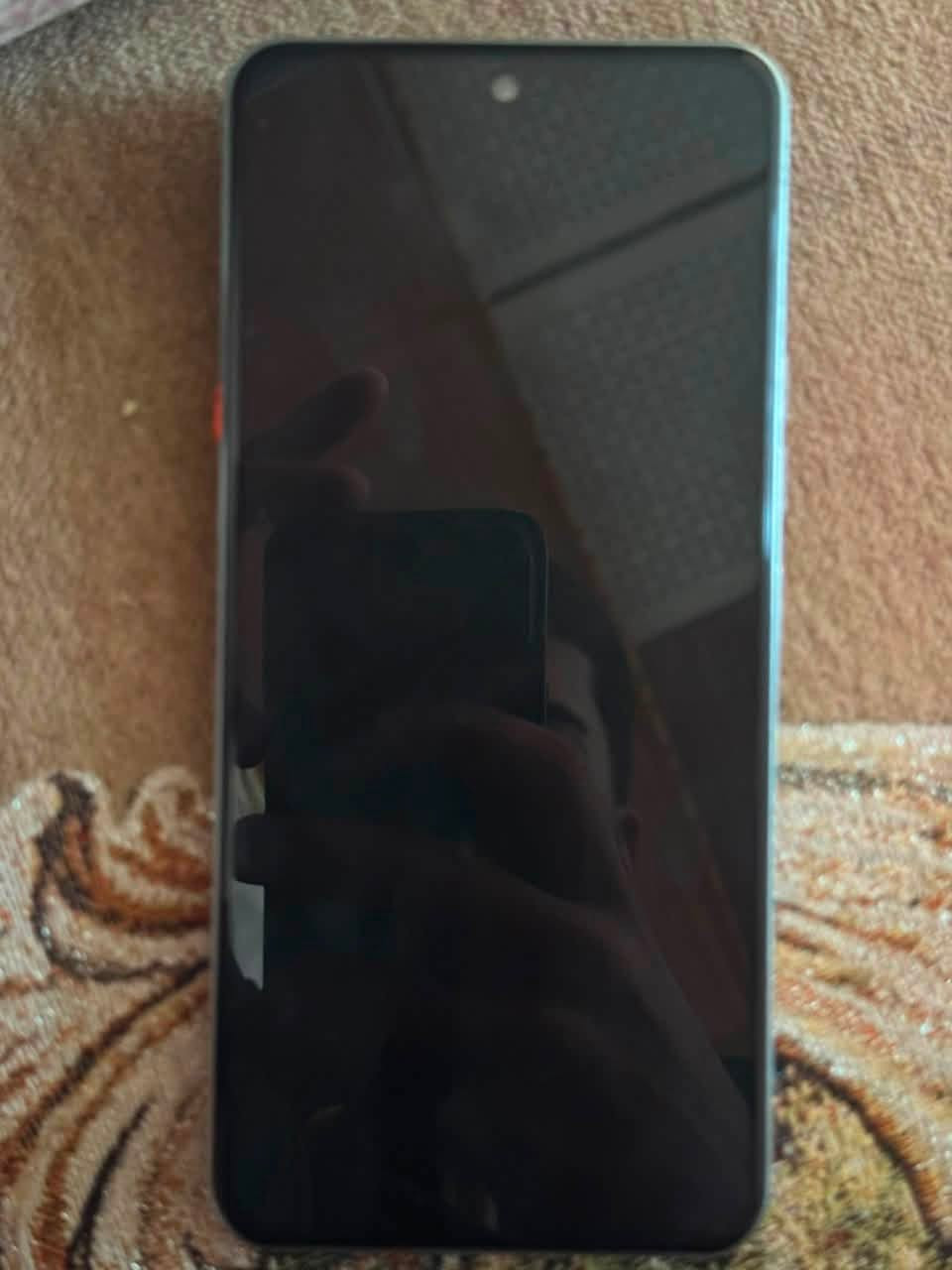 📱 للبيع: Tecno Camon 40 Premier 5G
 الشاشة: LTPO AMOLED بحجم 6.67 بوصة بدقة 1.5K ومعدل 144Hz.
 المعالج: Dimensity 8350 (ممتاز للألعاب والتصفح).
 الذاكرة: 512/256 جيجابايت مع 12 جيجابايت رام.
 الكاميرات: 3 كاميرات خلفية بدقة 50 ميجابكسل (أساسية، وتقريب 3X، وواسعة) + أمامیة 50 ميجابكسل.
 البطارية: 5100 مللي أمبير مع شحن سريع 70 واط.
 المميزات: مقاوم للماء والغبار (IP68/IP69)، ومرفق معه كفر جلدي أنيق.
 الحالة: ممتازة وخالي من لعيوب وكل ملحقاته كامله
 السعر: مراوس بـ ايفون ١٣ برو ماكس وفوگ
 التواصل: *********** كربلاء
