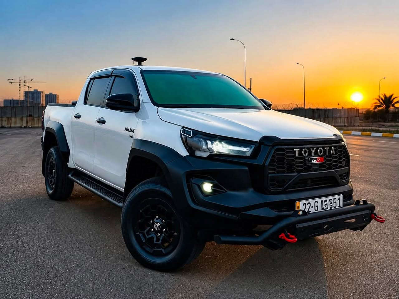 � للبيع: تويوتا هايلوكس GR موديل 2024

* محرك 4.0 V6
* ⁠السياره ماشيه 50 km فقط
* السيارة بحالة ممتازة جدًا
* استخدام شخصي ونظيف
* جميع الصيانات منتظمة
* لا تحتاج أي مصروف
* مواصفات ال GR معروفه 
* ⁠بصمه 
* ⁠شاشه 
* ⁠كامرات 360 درجه
* ⁠حساسات اماميه وخلفيه 
* ⁠نظام الثبات الالكتروني وانظمة امان متكامله
* ⁠دفع رباعي (4x4) مع دبل ثقيل وخفيف وقفل دفرنس 
* ⁠مقاعد جلد GR
* ⁠حزام امان باللون الاحمر
*شاحن وايرلس 
*ثلاجه
السياره كفاله عامه كير ومحرك ومكفوله من صبغ ومن التبديل ومن البارد ومن الشخوط 
تخم تاير جديد

السعر 420$ 

تضليل امريكي اصلي للنوافذ الجانبيه مع الضمان 5 سنوات وباج تضليل ( تخويل )
وتضليل جامه امامي نوع بولورايز حماية من اشعة الشمس اصلي ومع ضمان
مكاني بغداد ***********
