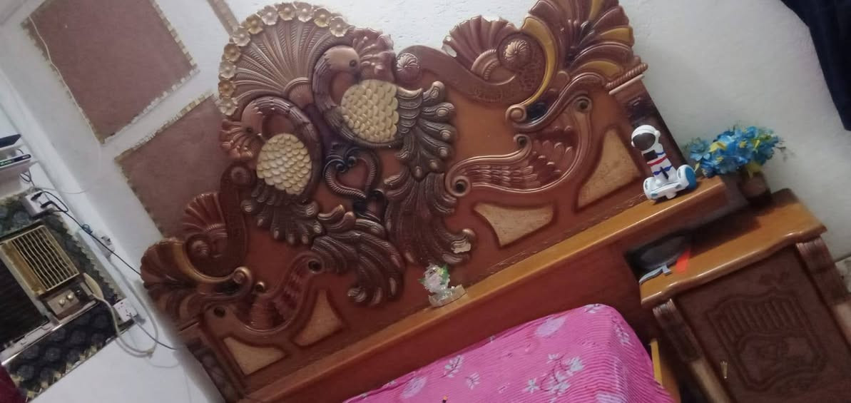 غراض كلمن وسعره 
150كاونتر مرمر
40تاج جربايه 
10مسرح برده
25 ديوان 
25سياره
التواصل واتساب 
***********
