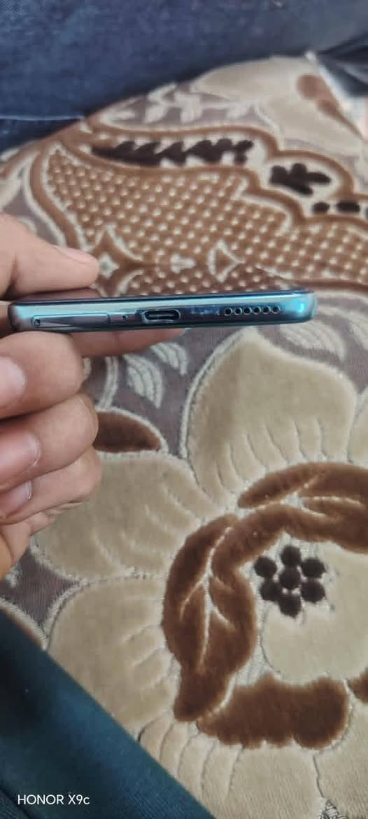 سلام عليكم جهاز تكنو TECNO CAMON 40 نضافه 97من ميه جهاز مكفول من كلشي صيانه ماداخل السعر 300 الاستفسار اتصل ***********

نص مكتوب في الصور:
- HONOR X9c