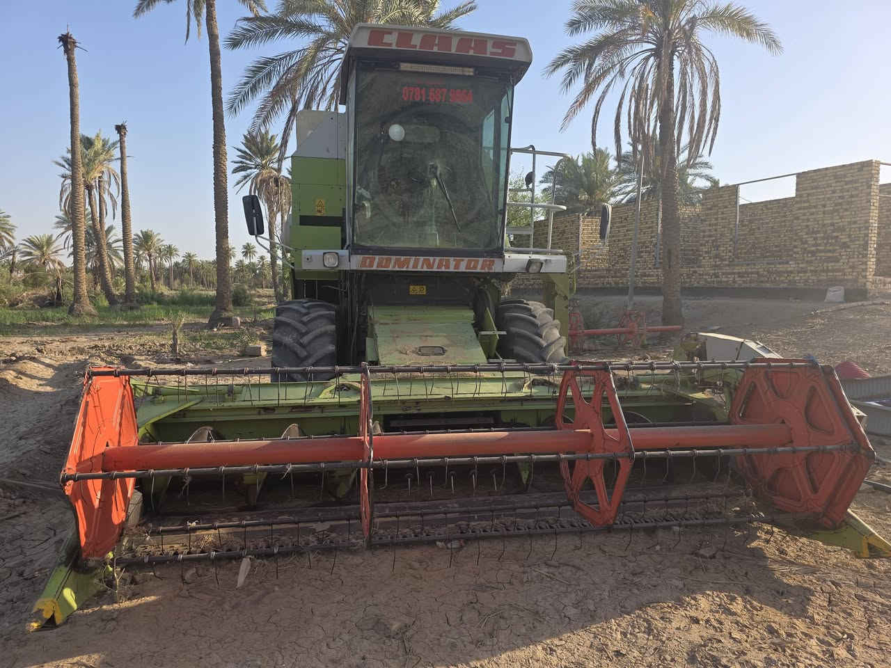 حاصده كلاص ٢٠٠٢ محرك بيركنز سوبر جديد ما مفتوك شواصي نضيفه تايرات ٢٦ ب٢٠ رقم اربيل وكاله باسم المشتري حاصده نضيفه ومديومه ادامه كامله رقم ***********
