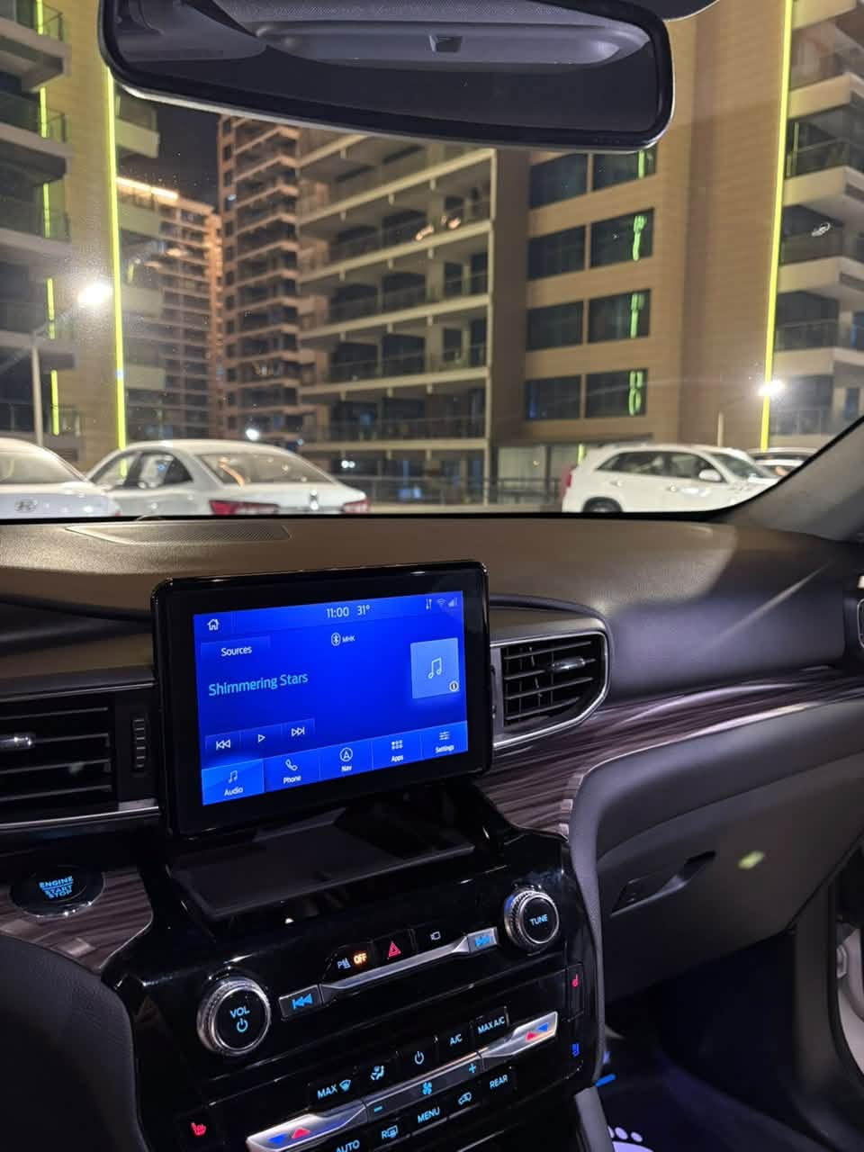 فورد اكسبلورر. |   2023 Explorer 
لمتد Limited 
فول عدا الفتحة
المواصفات العامة:
- اوتو هولد
- ⁠تحديد مسار
- ⁠تدفئة تبريد كشنات
- ⁠تدفئة كشنات الصف الثاني
- ⁠محرك 4 سلندر تون توربو 
- ⁠ نظام الكاميرات المحيطية بزاوية 360 درجة.
- ⁠مثبت السرعة التكيفي (Adaptive Cruise Control) مع ميزة التوقف والانطلاق وتحديد منتصف المسار.
- ⁠نظام التحذير من الاصطدام الأمامي مع مكابح الطوارئ التلقائية (AEB) ورصد المشاة.
- ⁠نظام مراقبة النقاط العمياء (BLIS) والتحذير من حركة المرور المتقاطعة عند الرجوع للخلف.
- ⁠ حساسات ركن أمامية وخلفية.
- ⁠كار بلي
- ⁠كشنات vip
- ⁠ الإضاءة: مصابيح أمامية وخلفية ومصابيح ضباب تعمل بتقنية LED بالكامل.
- المرايا الجانبية: قابلة للطي كهربائياً، مدفأة، وتحتوي على إشارات انعطاف وإضاءة ترحيبية.
• صندوق كهرباء
• ⁠التكييف: أوتوماتيكي ثلاثي المناطق (تحكم منفصل للسائق، الراكب الأمامي، والمقاعد الخلفية).
• ⁠ميزات إضافية: شاحن لاسلكي للهواتف الذكية، إضاءة داخلية محيطية خافتة (Ambient Lighting)، وستائر يدوية للنوافذ الخلفية.
بالأضافه الى مواصفات اكثر معروفه

الحادث جاملغ امامي وحافه البنيد فقط ..
🔴ضمان سلامه المحرك والكير
ايرباك مرجع سستم
حالة السياره ممتازة شرط الفحص 
مكان السيارة بغداد
📍 رقم بغداد 
بأسمي تحويل مباشر
سعر 255 وبيها مجال
للإستفسار اكثر 
التواصل مع الرقم التالي 
 *********** واتساب.
