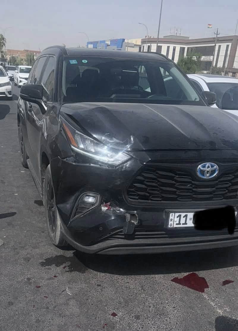 تحية طيبة
هايلندر موديل ٢٤ GLEام الضمان شركه 
ساز مواصفات معروفه جلد لونين.بصمه دخول ذكي دوسات بلاديه جنطه كهرباء كامره خلفيه حساسات امامي خلفي سياره جديده اخت الزيرو صيانه كله بالشركه مجاني ماشيه ١٦ الف حقيقي  السياره 
رقم بغداد بسمي مداور ثاني يوم
مكاني بغداد .
السياره صار بيها حادث البارحه مثل مموضح بالصور ابيع على وضعها 
للاستفسار 
***********
