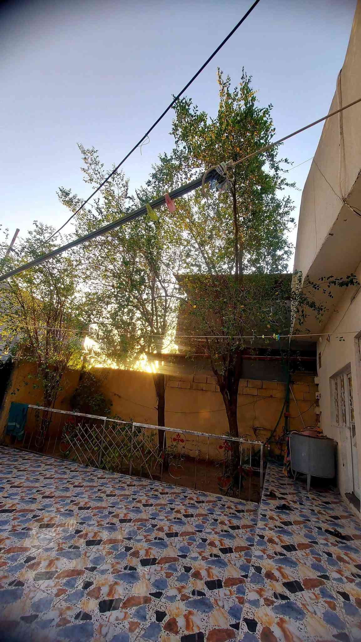 التنومه نهر حسن • ٢٠٠م • حديقة وكراج