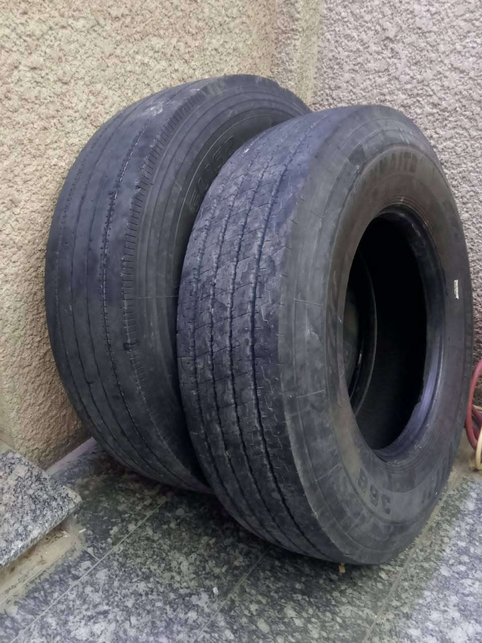 تايرات • ٢٢ على ١٥