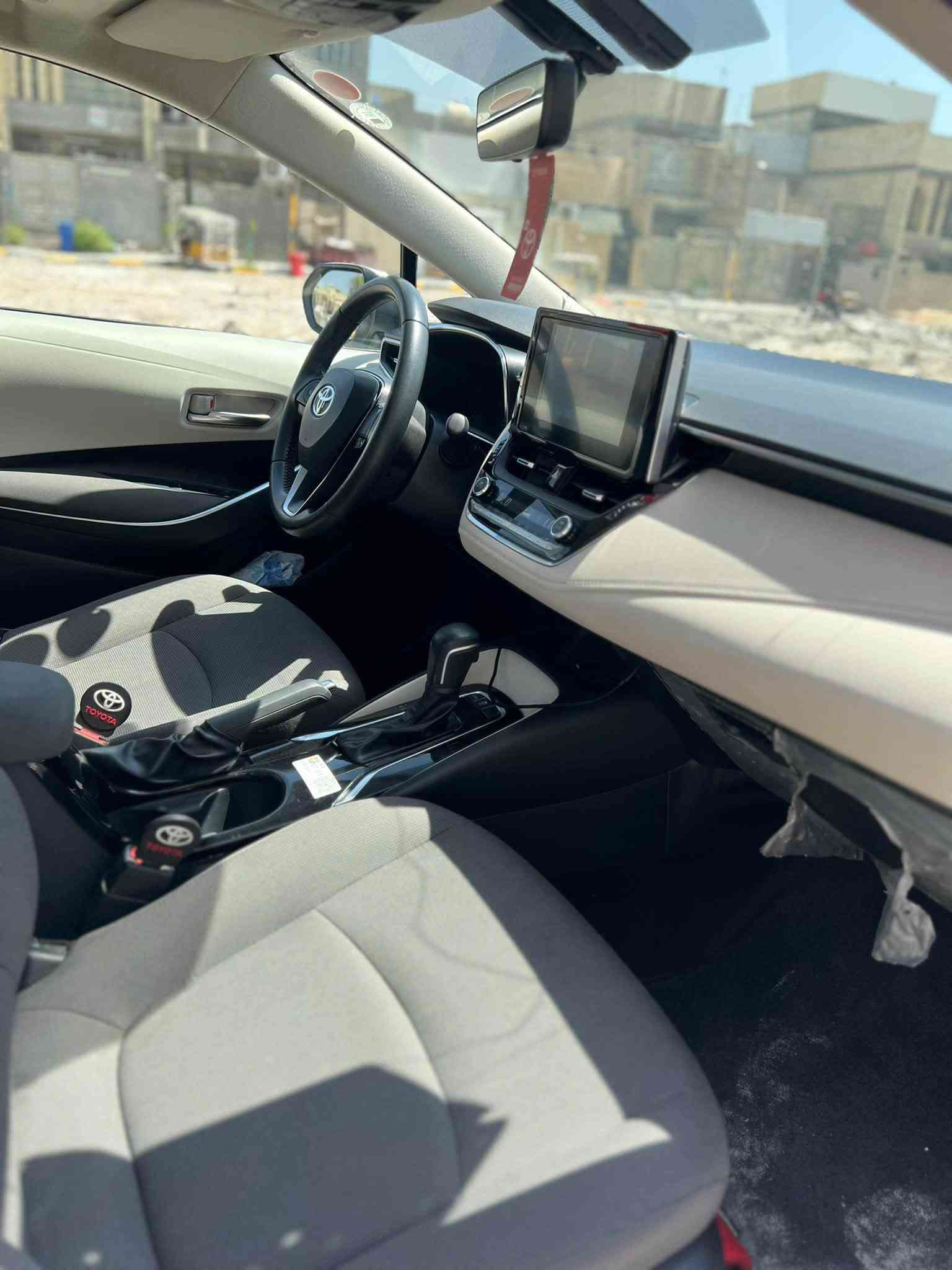 ‏السلام عليكم للبيع كورلا 2023ساز خليجي بانزين فقط مكينه 1800 مكينه كير حدادية كفاله فول مواصفات فتحة بصمة ابواب وبصمة تشغيل تبريد خلفي فول مواصفات السياره مكفوله كفاله عامه عدا بارد اصبعين بلجنطه ماشية 92كم حقيقي رقم اربيل السعر خاص او الاتصال*********** مكاني بغداد
