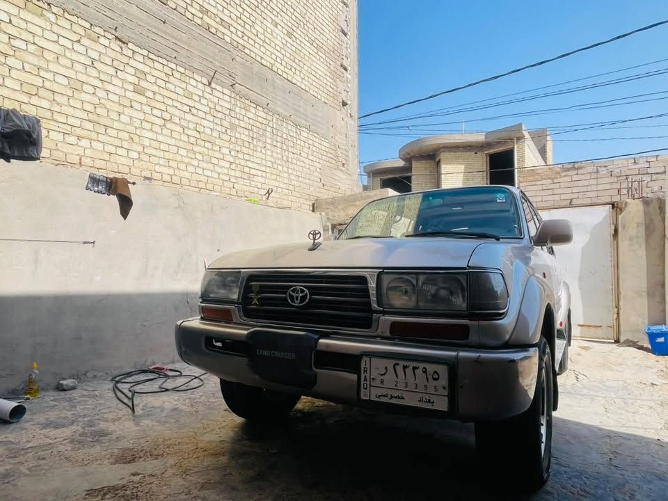 سلام عليكم ليل علوي ٩٧
سياره VX R لمتد كشنات جلد ثلاجه  مري كهرباء كشن كهرباء دبل سبير دبل تانكي مثبت سرعه  مواصفات vمعروفه كير عادي كفاله من صبغ ضربه  سياره بخاخخخ او اي بي اس محرك كير بلاد ٤٥٠٠

(سياره فقط رشيت بنيد على مود هزه لان ميقبلون جرد رش خفيف تكدر تشيله كلاوات ) رقم بغداد انكليزي بأسمي جديد محوله سعره ١١٠  ابو ٨٠ لا توصلني
 ما يعجبك  اعبر منشور
 تواصل *********** مكان سياره نجف الاشرف
