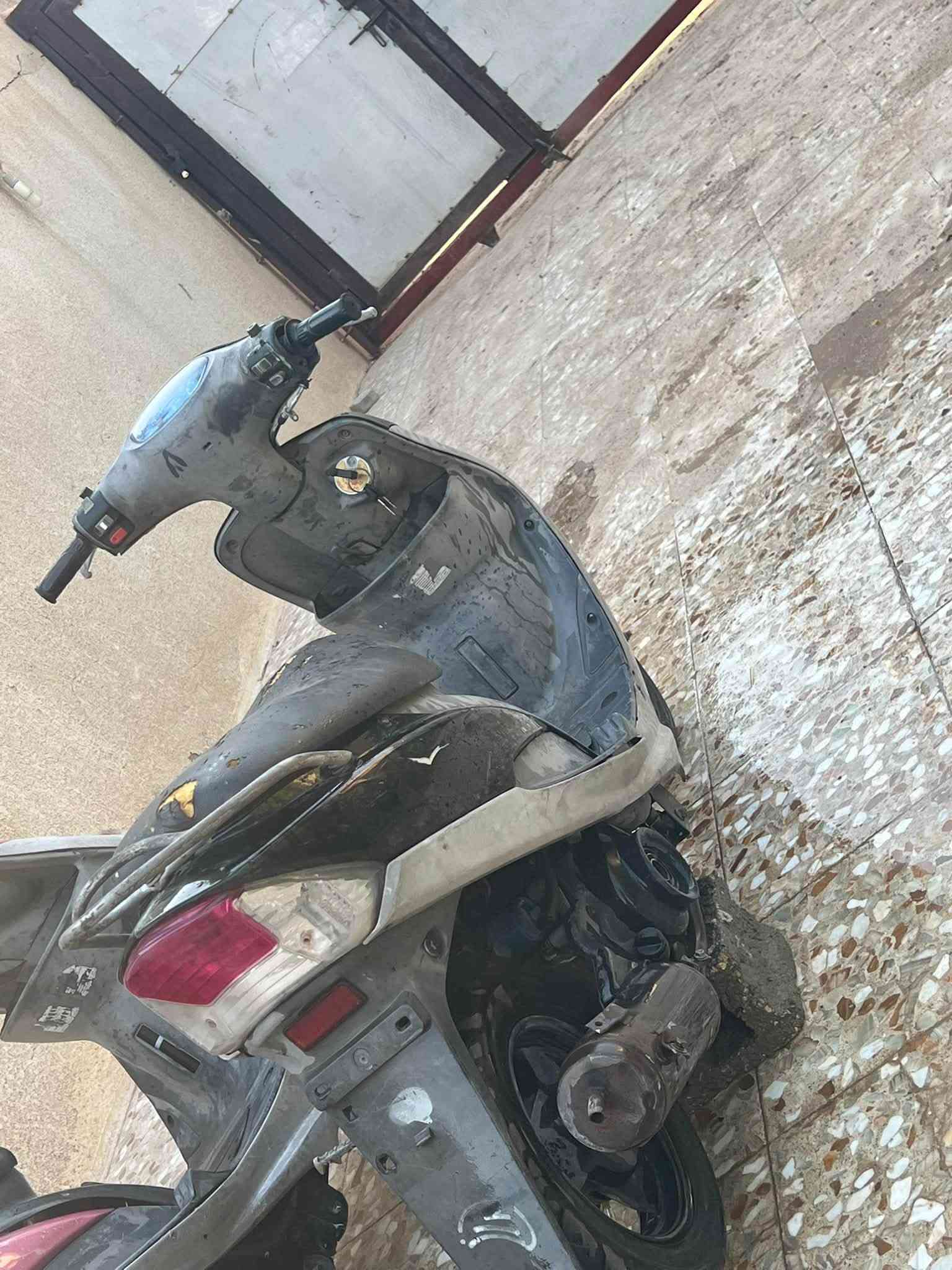 سلام عليكم  ماكسات ثنينه للبيع كلشي شغاله سلف هندر بوشه وبستم 49 شلعه معدله حلوه  كهرباياته كله شغال مكينه ناعمه لا تنقصي ولا تبخير  سعر الوحده 350 وبيهن مجال بسيط ولي ما يعجه السعر لا يعلق  مكاني كربلاء   الشراي يجي اخاص او يتصل  ***********

