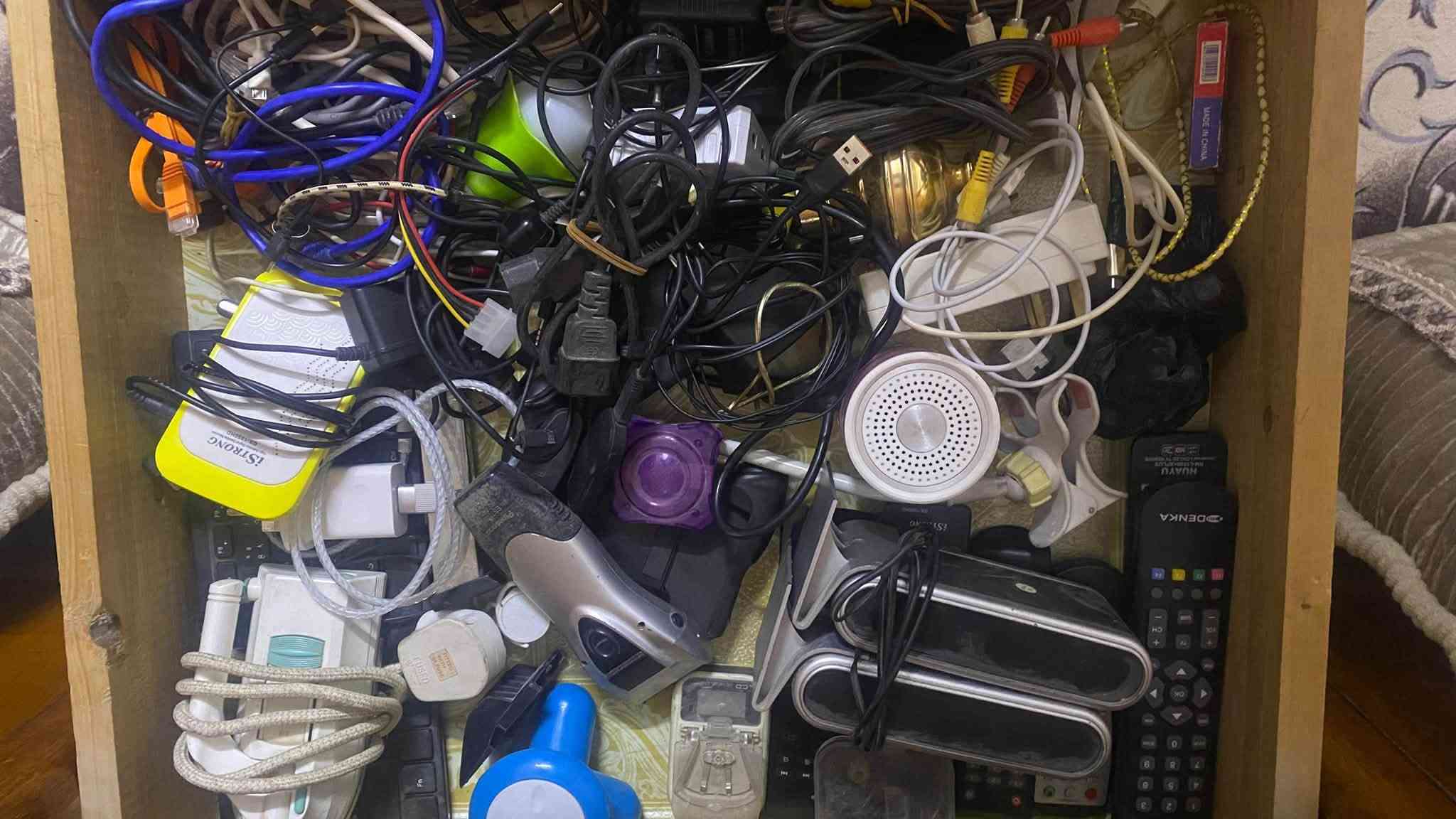 مجموعة من الاغراض المنزلية المستعملة كلهن بـ 50 الف عندي توصيل لجميع المحافظات
