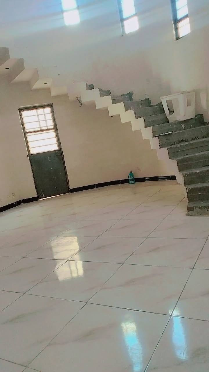 بيت في عويسان 🏠
200 متر طابو زراعي سند25
6 غرف منام بيت جديد بناء 25
ديوان صالات ثنين 
صحيات 3 
جاهز للسكن 
السعر 115
***********
