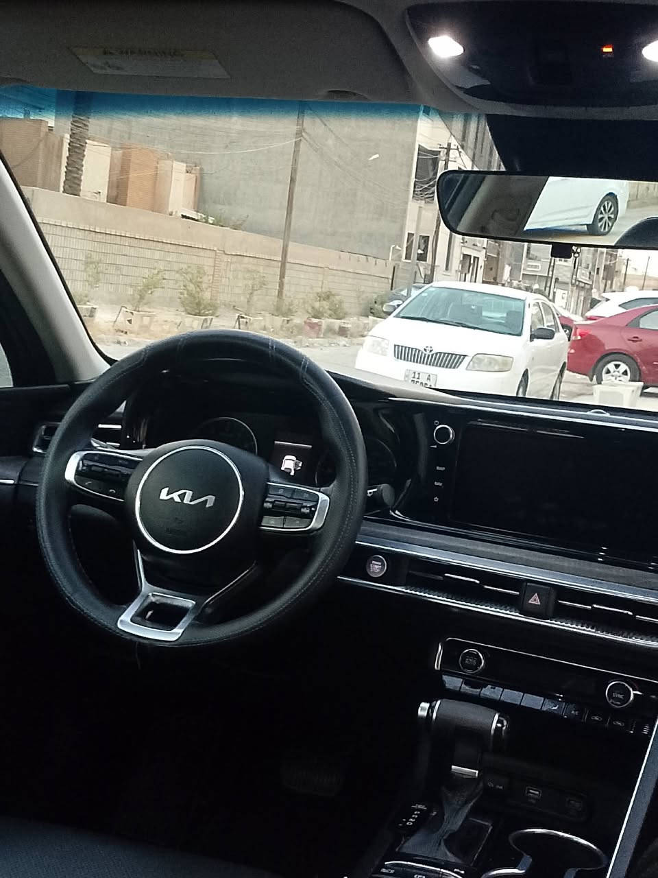 K5
مديل 22
امريكي حادثها جاملغ خلفي بدون ايرباك +مكانين بارد
ماشية 59 
محرك 1600تيربو
السيارة جاهزة علة اخر حباية
قيادة ذاتية 
خزن موميري
بنرامة 
هندبريك بصمة
تدفئة تبريد كشنات  
السيارة 1/1 
السعر 16 وبيه مجال 
حك الجيه 
الرقم *********** 
مكان بغداد حي الجامعة

