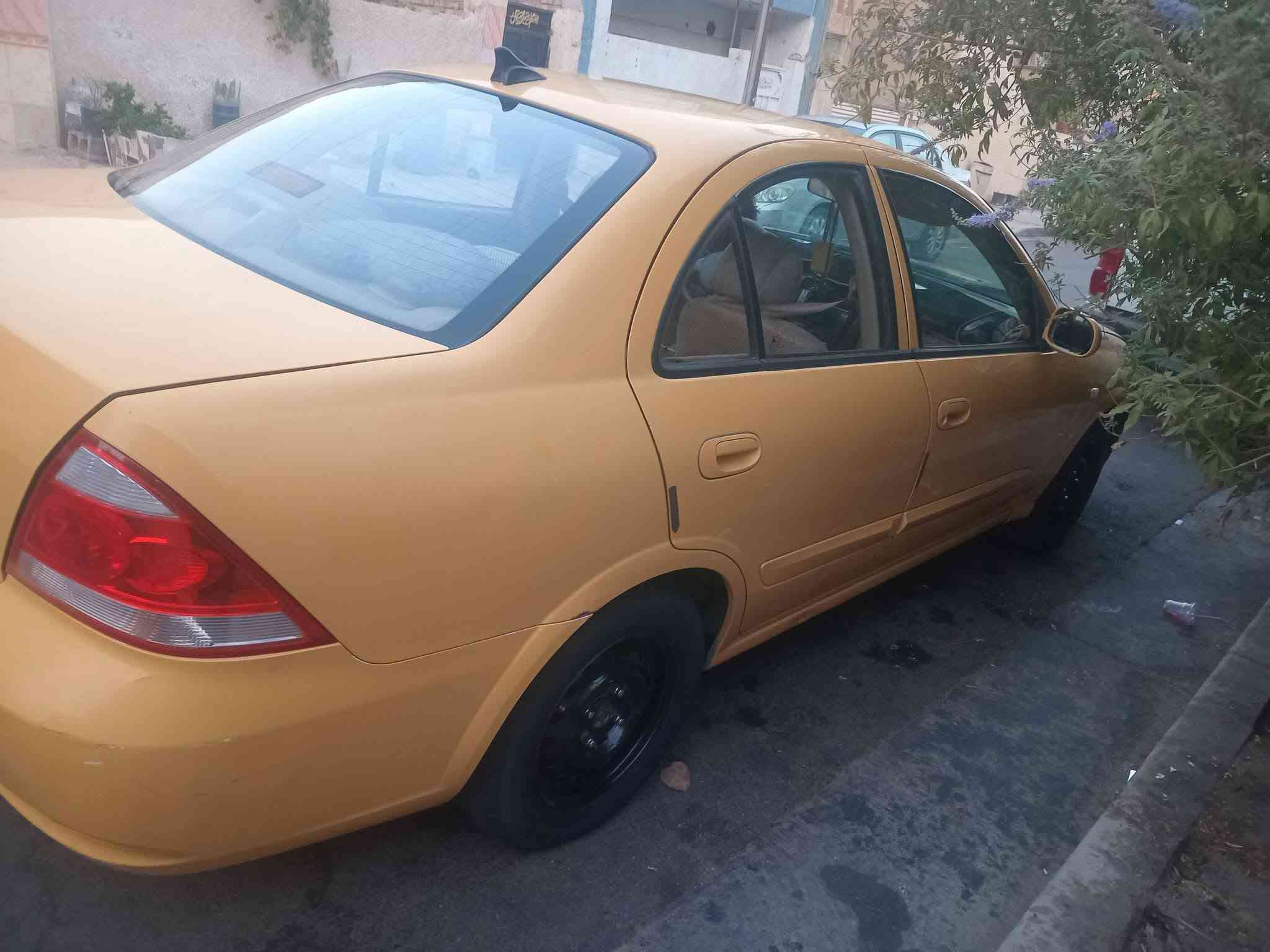 نيسان سني • ٢٠١٢ • شارع فلسطين