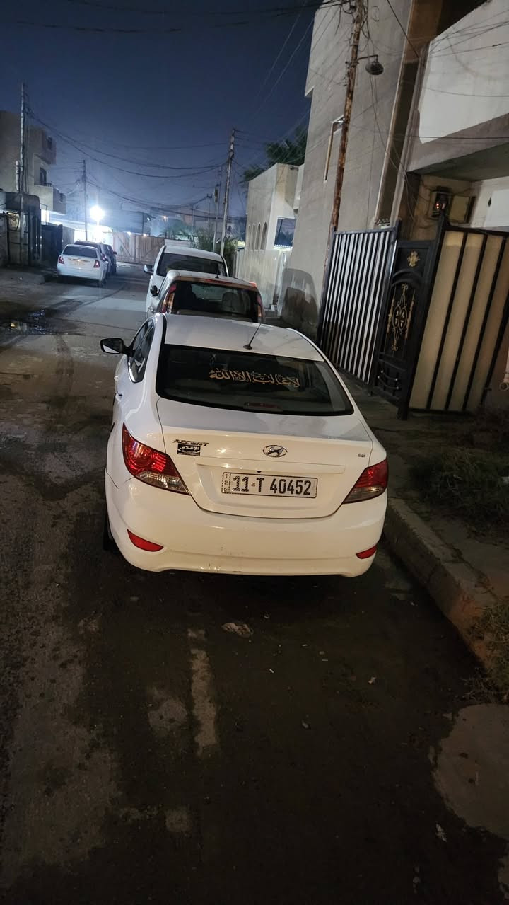 ❗️❗️For sale / للبيع
اكسنت 2015 خليجي 
محرك 1.6 
تبريد ممتاز 
كهربائيات كاملة 
تخم تايرات جديدة 
نظام eco 
حدادية جديدة 
الكير والمكينة بحالة ممتازة 
فول مواصفات باستثناء الفتحة 
شاشة كبيرة تحكمات سترين 
رقم انكليزي 
السيارة بأسمي 
ماشية 116 الف 
السيارة نظيفة جدًا 
السونار مرفق بالمنشور  
السعر 109 وقابل للتفاوض . . 

واتساب/ ***********
متواجد صباحًا إلى ساعة 11 
ومساءً بعد ساعة 10
