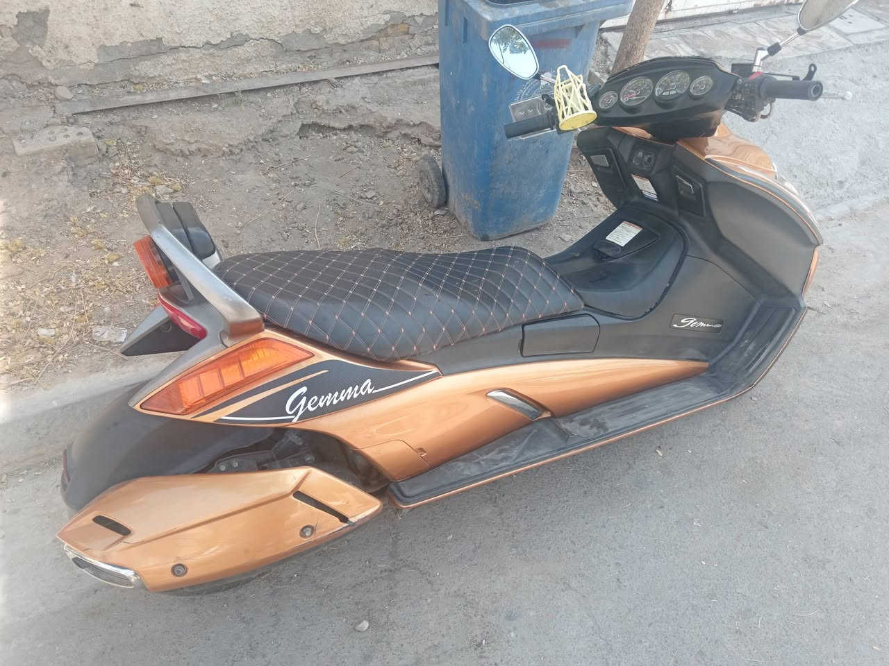 البيع
زازوكي كمه 
ماشيه 49 الف
محرك تسندر
السعر19 وبيها مجال 
العوان حي البساتين 
الهاتف ***********
