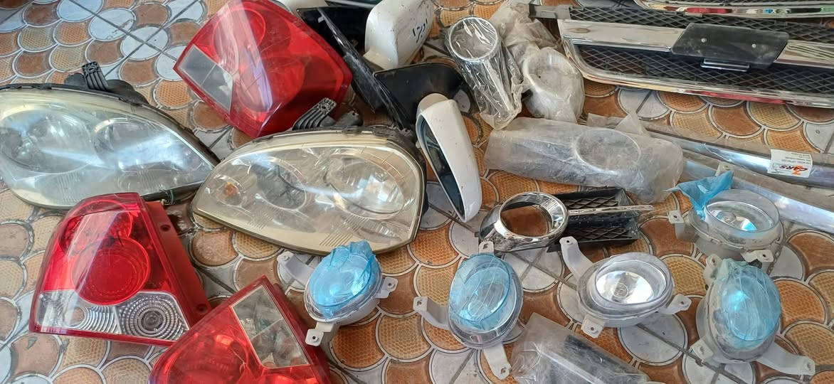 اغراض اوبترا وافيو كلها نظيفه وجويتر اوبترا جديد وبدون برمجه وبلاجكتورات افيو موجود كميه ابيعهن شلع جمله واليحتاج مفرد يتصل ***********
