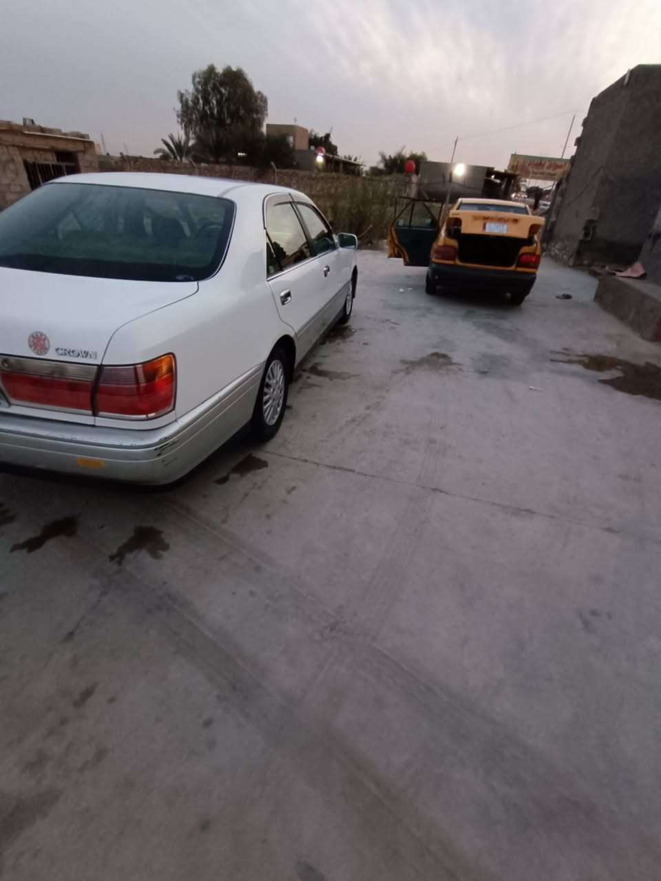 سلام عليكم سياره جاهزه من كلشي مكينه دي فور جبيره كير كسن 
حداديه تخم تاير رقم الماني بسمي سياره 
 ماعده كصف قماره فقط تحويره  نجف 
فوك وجوه قطعتيت تبريد خلفي ومامي 
دكمتيت سياره 
سياره خير من الله 
***********
***********
