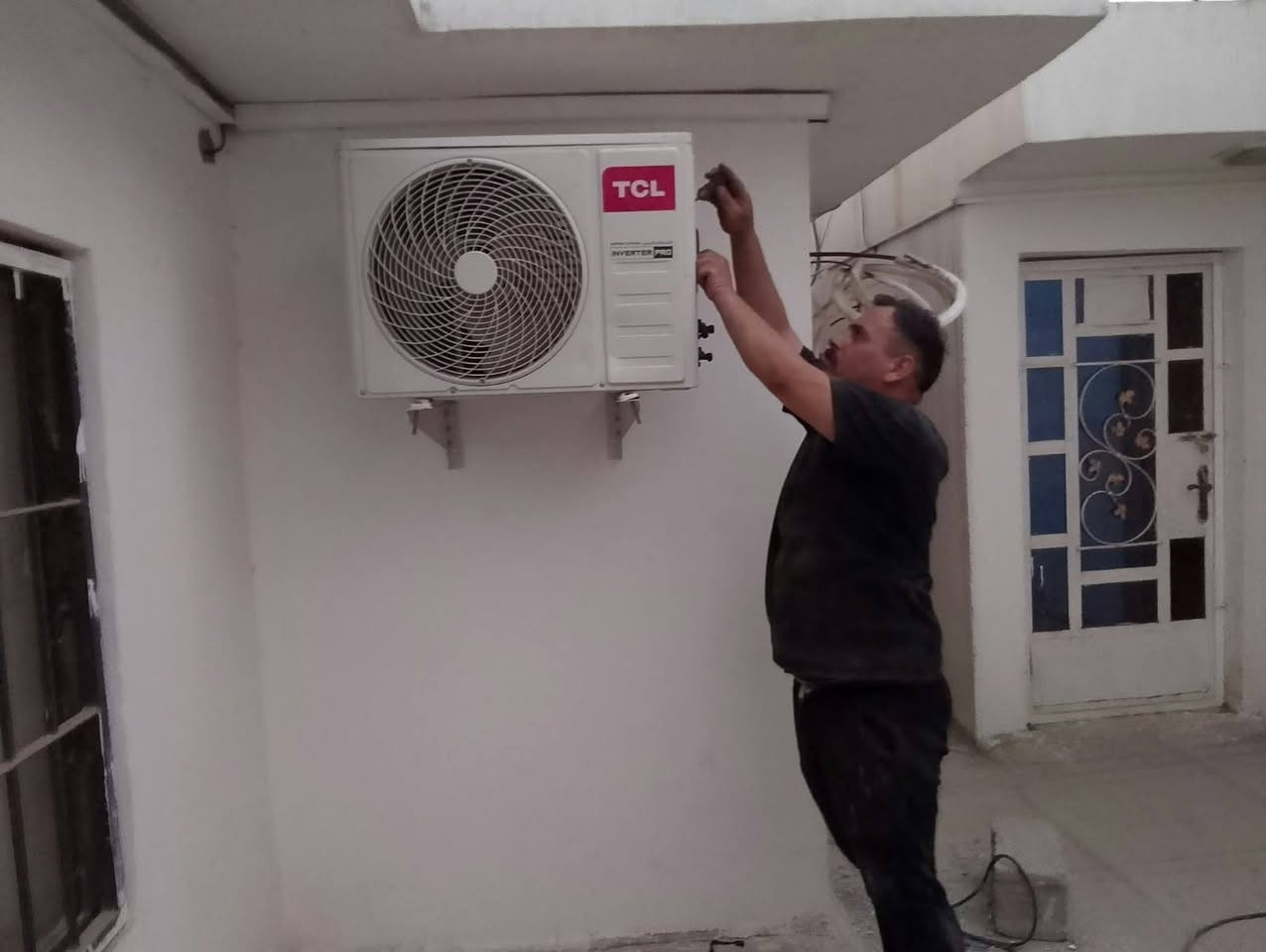 ورشة عالم التبريد للتكيف
المتنقلة يعني شغلك يخلص بيتك 
⁦🛠️⁩🔧نصب سبالت ❄️ 
غسل وادامه 
شحن غاز ⁩⁦ 
تأسيس بواري دفن 
الهاتف 📞 ***********
🔧نصب و صيانة جميع أنواع السبالت و بكل دقه بالعمل⁦ 
                     
      كوادرنا متنقله🚛 نصلك أين ماتكون
                  
(دقة_ضمان _اخلاص)في العمل
                    
⁦☎️⁩للتواصل والاتص***********
