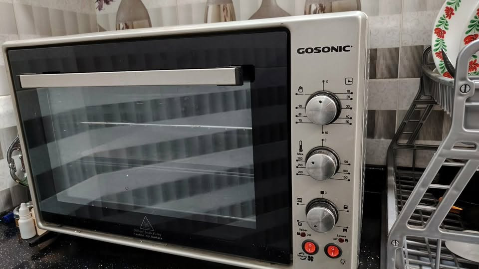 للبيع ‼️
براد مياه ب 100 الف 
ثلاجة ماركة beko ب 300 الف
فرن كهربائي + مرشحة + كاونترات + ساحبة ب 950 الف
الموقع : الموصل 
للتواصل على الرقم : ***********
