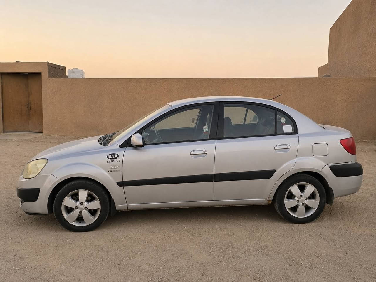 كيا برايد خليجي ٢٠٠٧ بسعر مناسب
محرك 1600  بلادي
كير مكينه صدر تبريد مكفول
بيها هلالات خلفيه صبغ والسونار بالمنشور
داخلها جديد وجاهزة تدفئه كشنات وجام كهرباء سنترلوك حساس خلفي مري شفط
مكاني بغداد سيديه رقم السياره بغداد ب اسمي 
السعر 68 مجالها بسيط كلش 
***********
***********

نص مكتوب في الصور:
- AI-generated content