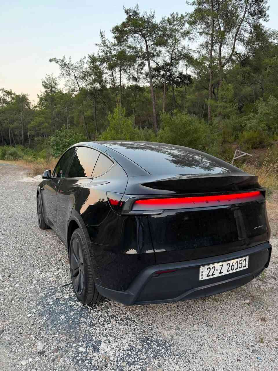 Tesla Model Y موديل 2026
 Long Range AWD 
معروفه المواصفات الدبل سياره كلشي بلادي حته الجام فقط دعاميه تبديل سعر 380$

7SAYGDEE8TA456442

مكان السياره اربيل ***********
صورة الحادث موجوده
