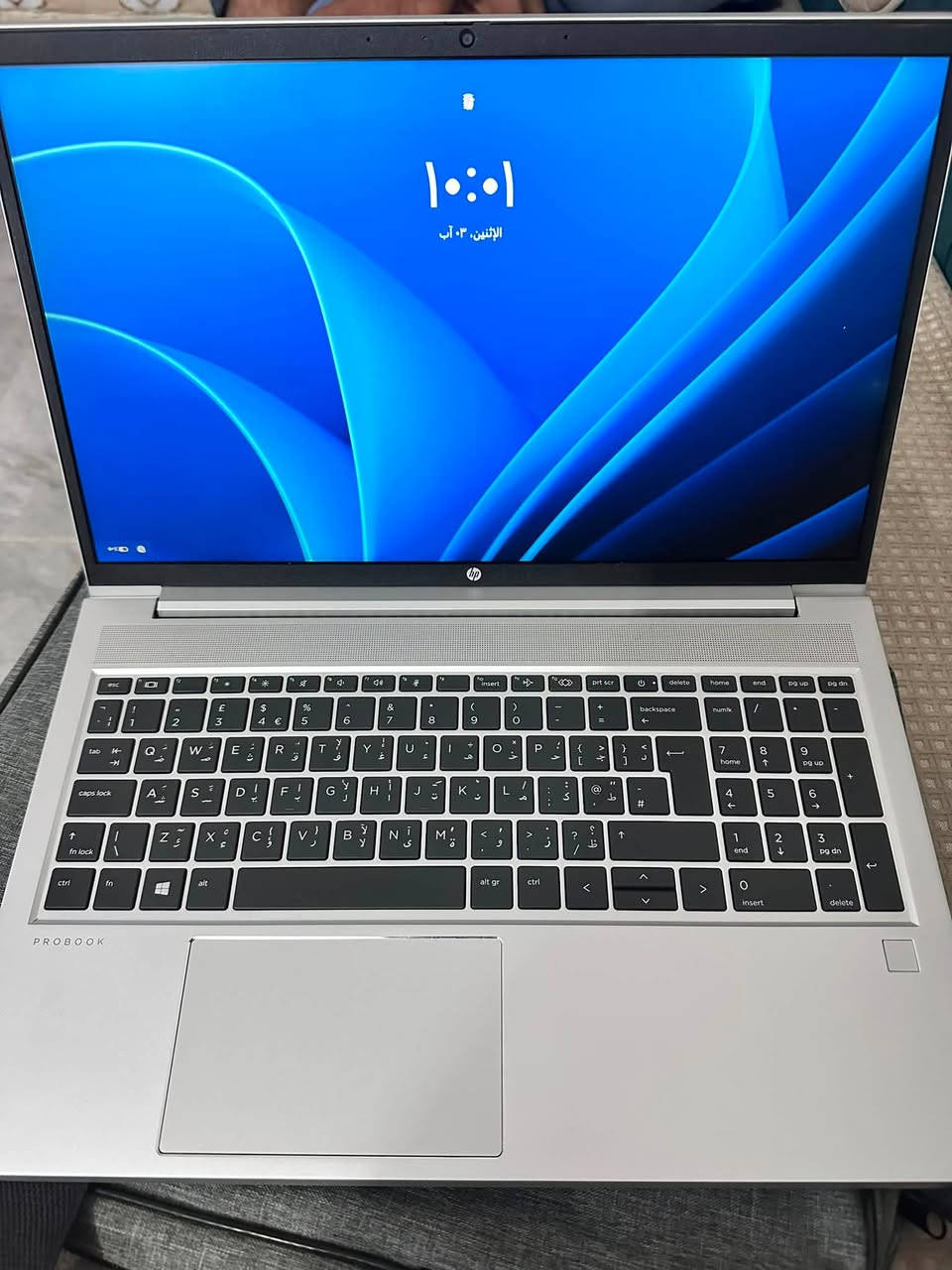 السلام عليكم ويندوز 11لبيع
مواصفات  (HP ProBook 450 Series)

الشاشة: بمقاس 15.6 بوصة بدقة FHD (1920×1080) ومضادة للتوهج.

الذاكرة (RAM): يدعم تركيب ذاكرة عشوائية تبدأ من 8

التخزين: يعتمد على أقراص فائقة السرعة من نوع SSD NVMe M.2 بسعات تتراوح بين 256 جيجابايت 

الأمان: يحتوي على نظام HP Wolf Security المتطور لحماية النظام والبيانات من الفيروسات والهجمات السيبرانية
 
استخدام قليل ونضيفه كدامك  

سعرها 450وبيها مجال قليل مكاني بغداد اتصال مفتوح ***********
