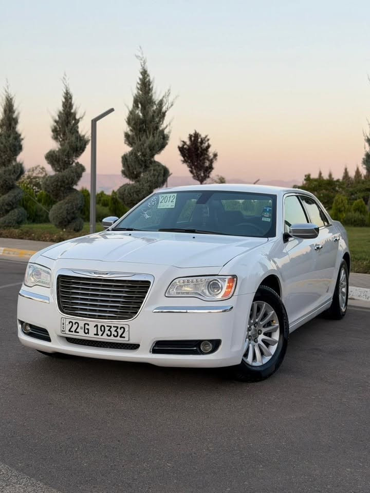 السلام عليكم
كرايسلر 300 (أوباما) موديل 2012 – فل مواصفات.

السيارة كلش نظيفة وحالتها ممتازة، مكينة وگير وشاصي بأفضل حالة وما بيهن أي ملاحظة. السنوية والرقم جديدات، والسيارة جاهزة للاستعمال بدون أي مصروف.

الصبغ: أربع قطع تجميلي فقط، بدون ضربات أو غرق أو حوادث.

اللي يدور على سيارة نظيفة وحقيقية، هاي فرصة.
للاستفسار والمراسلة عالخاص أو الاتصال.                  سعر ١٤٥بية مجال. رقم تلفون ***********. مكان سليمانية
