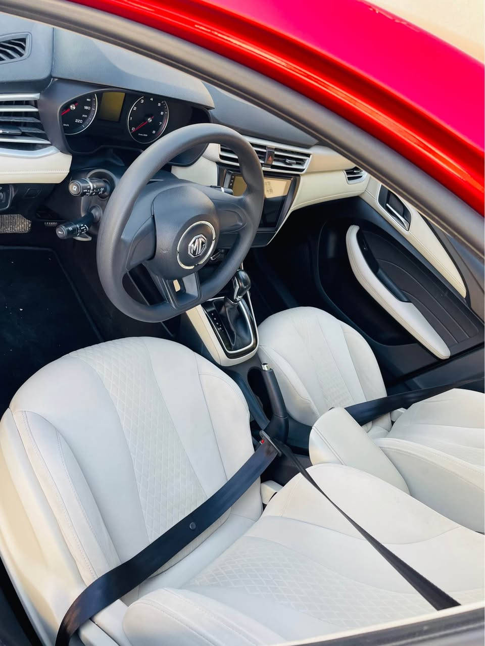 MG 2022 Standard
80 رۆیشتووە
رەقەم و سەنەوی نۆییە 
گیر و مەکینە بەشەرت
تەقە و رەقە بەشەرت
3 پارچەی پەمپە بی لێدران 
نوقتەی ژورەوەی نـیە
شوخت و تەزرەی نیە 
چوار تایەیی نۆییە
نرخ $83 مامەلە
هەولیر
*********** واتسئاپ
*********** أربيل, العراق
