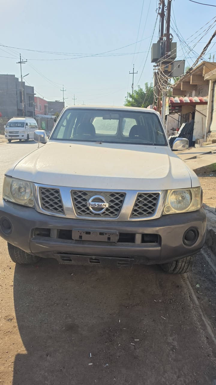 ٢٠٠٨ للبيع
مصبوغه احزام مالت مزاد 
بدون ارقام سعر ٧٥ بيه شي قليل
***********
