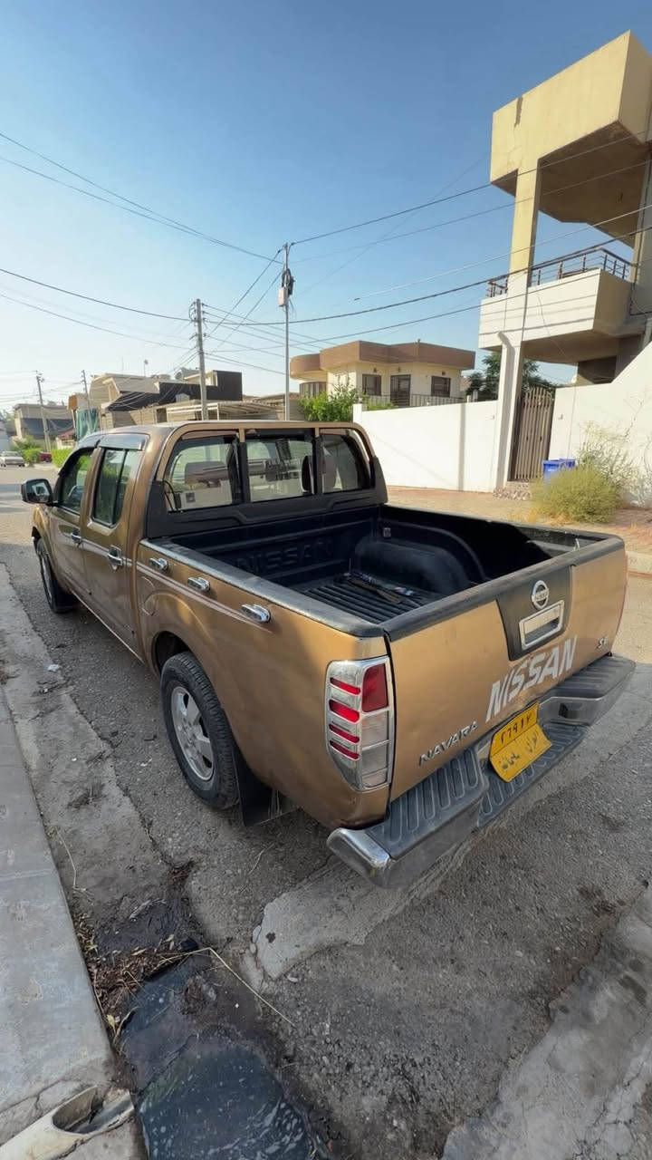 سلام عليكم نيفارا ٢٠٠٨مكينه بلادي مفتوح كير عادي شاشه بلوتوث تخم تايرات جديد تبريد ثلج سياره بي قطعتين او تلاثه سياره ما يحتاج اي مصرف بس بي ضربه قليل من الخلف ما مصلح سياره رقم سليمانيه للبيع او مرواسه بسياره افالون  وبي بطاقه بنزين ايضا رقم الهاتف ***********
