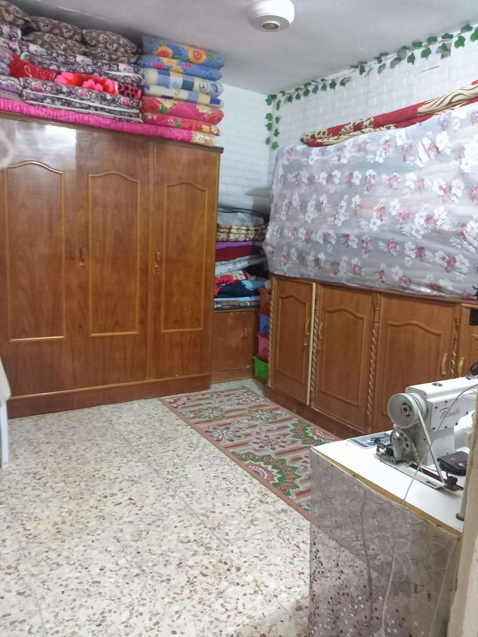 يالله عرضنا لهذا اليوم مميز ومناسب بسعر قطعه
بيت للبيع بالبكرلي الثانيه خلف جامع سلمان المحمدي طابو زراعي سند 25 مساحه 110 متر 

يحتوي على غرفه واستقبال وكلدور ومطبخ ومجمع صحيات داخل وخارج ومنور 

البيت بناء 2019 بناء بلوك ابو گيره وعگاده بس شغل درجه اولى السطح مطبگ فرشي

 

سعر البيت 50 وبي مجال ويرهم بالقسط مقدمه 35 مليون

لليرغب بالشراء او عرض عقاره للبيع او الايجار مراجعة مكتب عقارات حسين المعموري الكائن في البكرلي قرب جامع سلمان المحمدي على اليمين 

او الاتصال على الرقم *********** او واتساب بادارة حسين المعموري والمحامي فاروق المعموري
