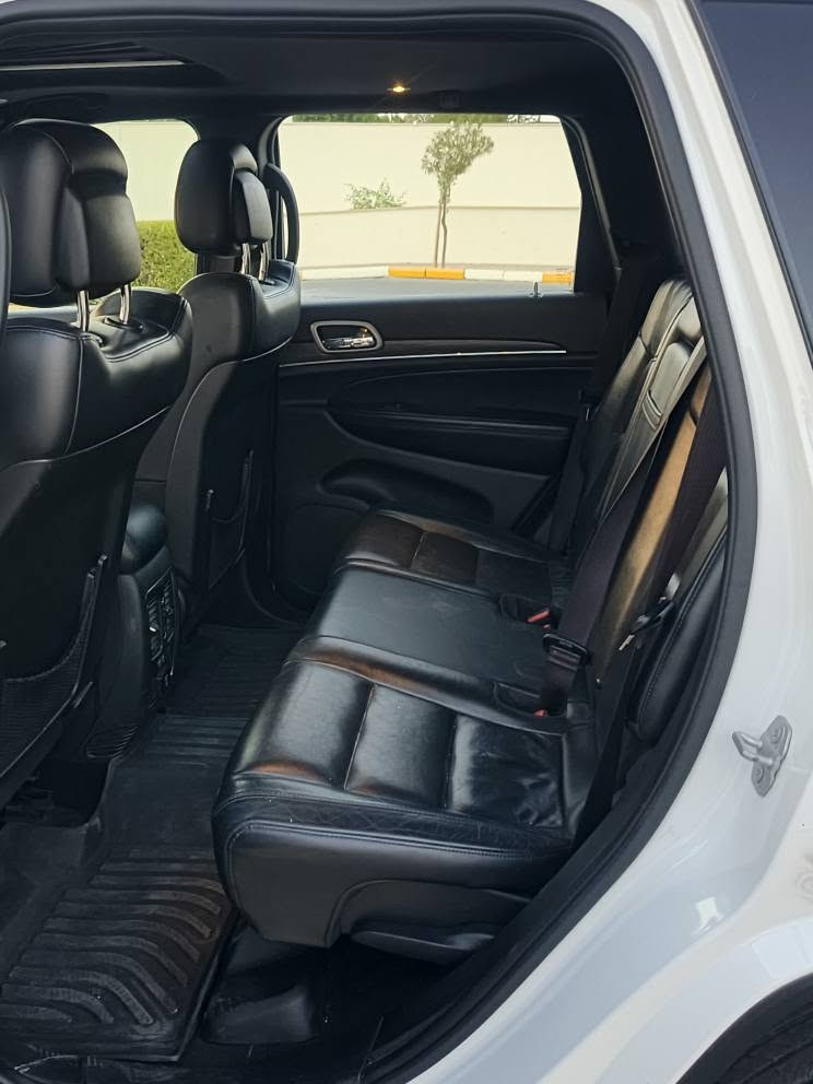 jeep laredo 2022 
‎   ( سعری : 230 وەرەقە و مەجال )  
‎جیب لەریدۆ نموونە لەجوانی 
‎مۆدیل: 2022 
‎فول فول  مواسەفات
‎ بەس دەبل ئەکسل نیە 
‎بۆنیتی سبوخە بێ ناو گرتن 
‎ئەرباگ بەس سوکان سیستەمە 
‎46 هەزار مایل ڕۆیشتیە 
‎ڕەقەم سەنەوی نوێیە 
‎گێرو مەکینە بەشەرتە 
‎شوێن هەولێر 
‎ڕەقەم تەلەفۆن : *********** 
‎ أربيل, العراق
