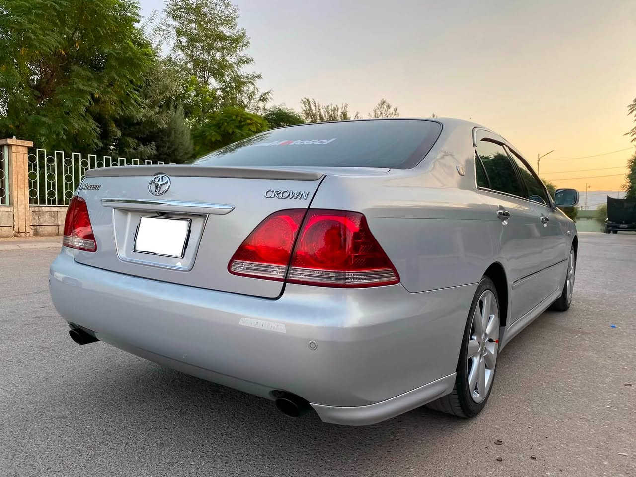 Toyota crown 2005
موس موس
١ پارچە بۆیاخی ئەوروپا 
کۆدی هەیە و بارکۆدی وەرگرتوە
مۆدێل ٢٠٠٥
گێڕ و مەکینە گەورە ١٨٢
سەیارەکە لۆک لۆکە 
بەدوای چاڵ و شوختا مەگەڕێ 
٣ دوگمەی
شاشە و کامێراو لایت ناوچەی کوێر و 
حاسەی پێش و دوا مەزبوت ئیشەکات 
مەجموعە سوکان لێکزس زۆر نەرم 
گێڕ و مەکینە و هەموو گیانی بەشەرت 
لە دەعامی بۆ دەعامی بەشەرت هەر چرکەو ٣٠٠ دۆلار ببڕە
نرخ 62 معامەلە
***********
