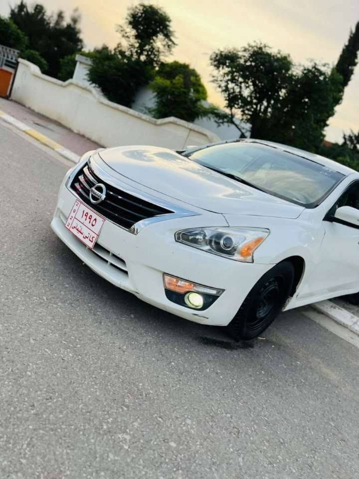 Altima2014
***********
سةيارةكة ليزةري دوبةية ناو زةردة گيرو مةكينة بةشةرت
سةيارةكة مالي دوستة سعري 57 گةلاو مةجاليكي برايانة
