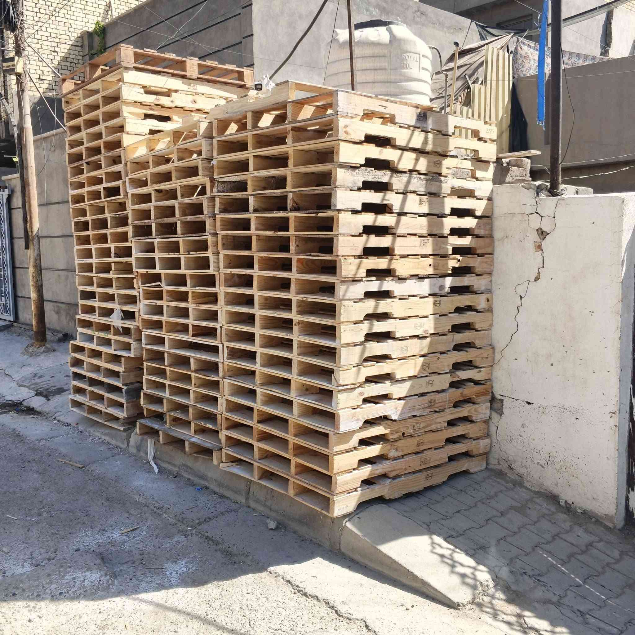 للبيع سكيب قياس 110*130  مكان بغداد العبيدي الرقم ***********
