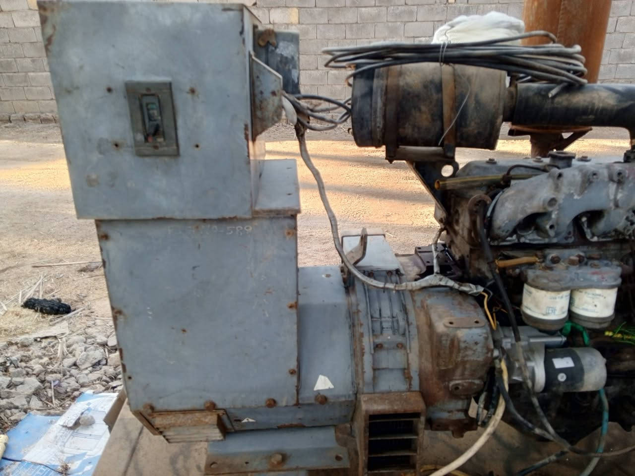 افيكو 104 اصل مولدة بيها تبخير بي ما تنقص راس تولد 80kva سعرها مناسب للتواصل ***********

