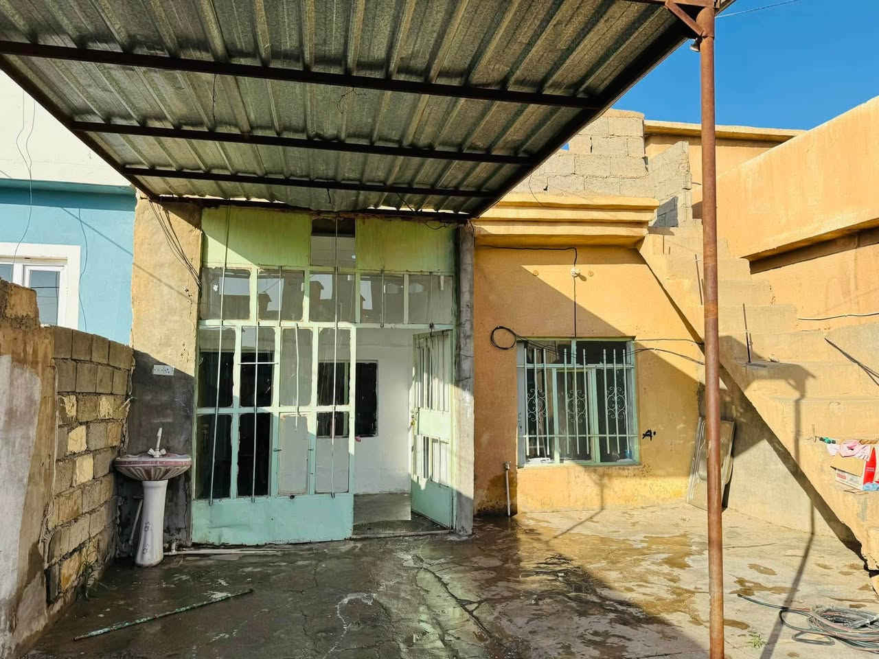 مشتمل طابو صرف للبيع
مساحه ١٢٥ متر 
العنوان حي التنك قرب دائره المرور
السعر ٣٣ مليون
للاستفسار الاتصال
***********
