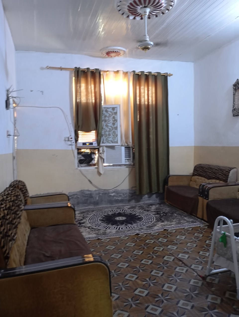 السلام عليكم الدار للبيع زراعي المساحه ١٥٠متر مربع بحي المنتظر الثانيه خلف اعداديه الزراعه ثالث فرع كافت الخدمات مجاري وسحب وبسعر مناسب ١٦وبي مجال قليل الاستفسار عله هاذه الرقم ***********

