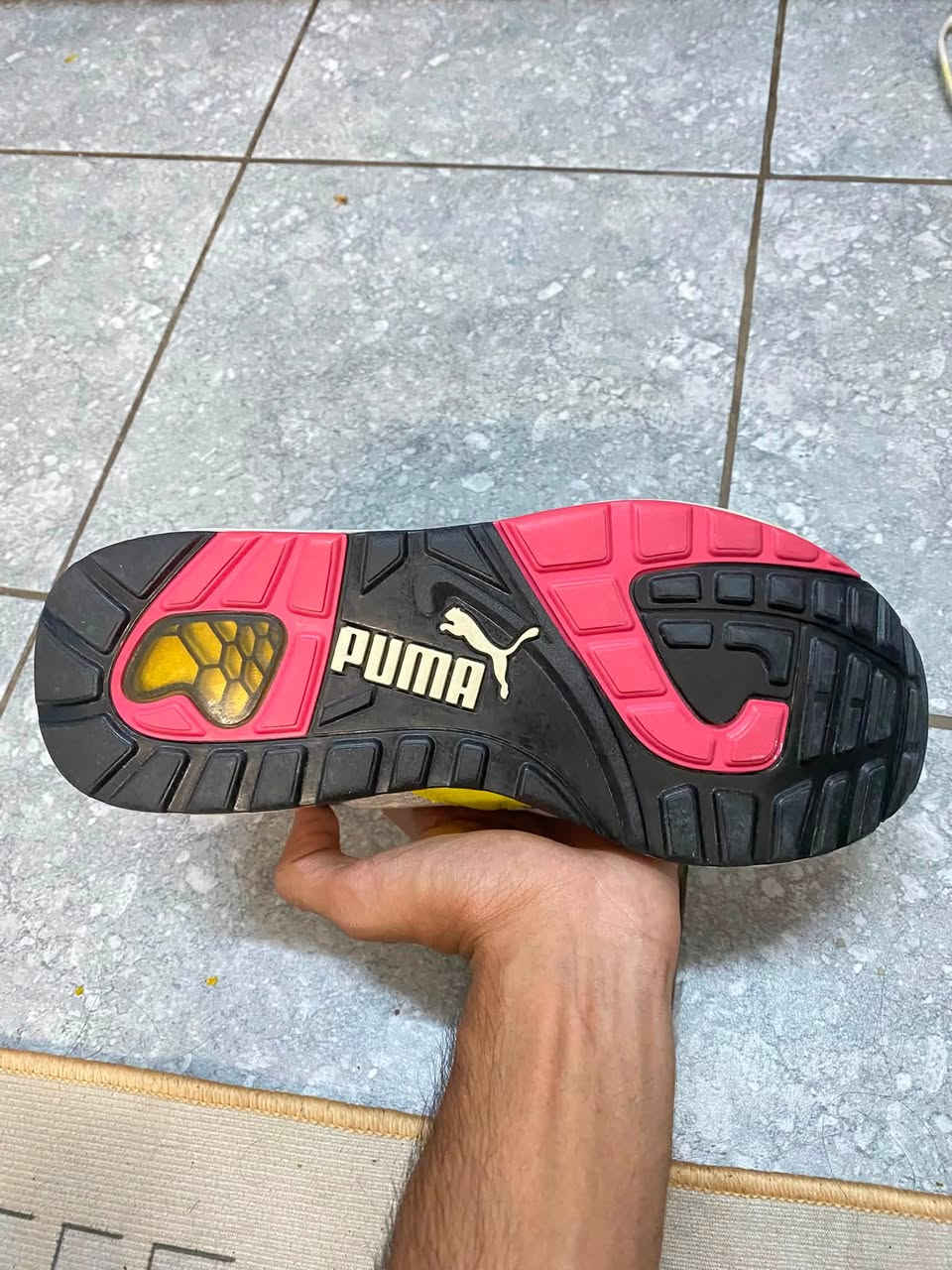 Puma اندنوسي
قياس 38 نضافة 100%
انطي سعرك
***********
