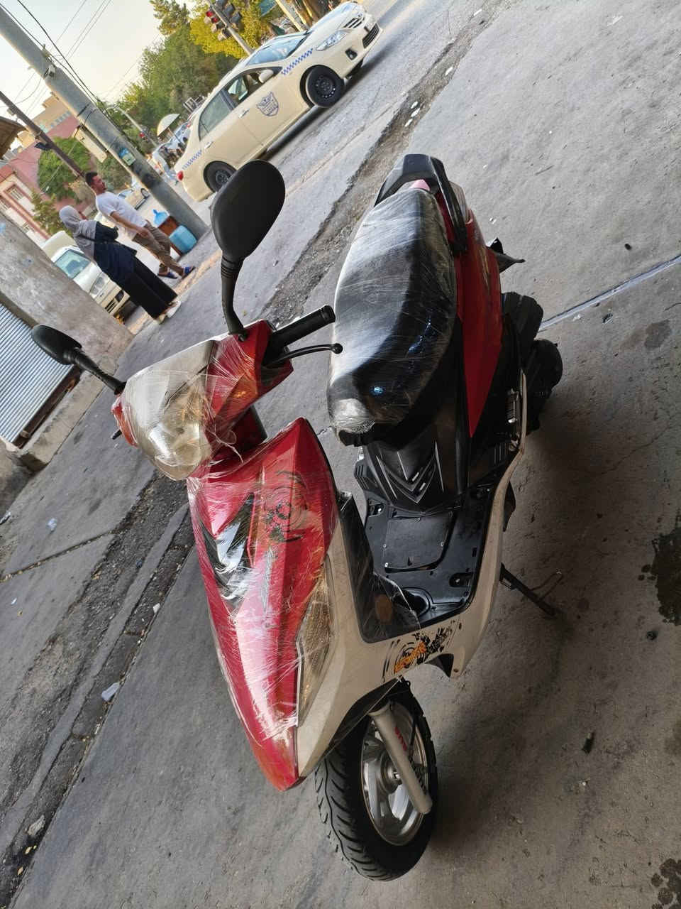 سلام عليكم دراجه ماكس 150cc كهربائية سلف كلها شغاله مكينه شرط شلعه سعر : 320 وبيها مجال *********** تواصل واتساب
