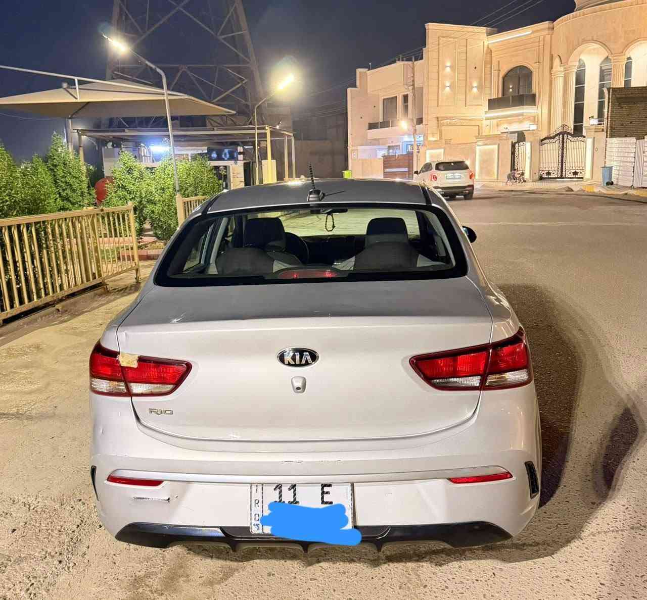للبيع كيا ريو وارد امريكي موديل 2021 فضي اللون المواصفات تحكم ستيرن ABS شاشة اصلية كامرة خلفية ٣٦٠ درجة USP  سويج ريمونت سنتر لك صندوك فتح كهربائي بالريموت محرك سمارت دبل نوزل كير cVT نظيف جدا السيارة بيها ادامة كاملة تخم تاير جديد
 بطارية جديدة
بيها حالوب بالقمارة من امريكا عداد المسافة 63300 مايل صور الحادث بالمنشور مكان السيارة بغداد الدورة السعر ٩٠ و وبيها مجال  
رقم الهاتف ***********
رقم الهاتف ***********
مكان السيارة بغداد الدورة 
 سيف الشمري
