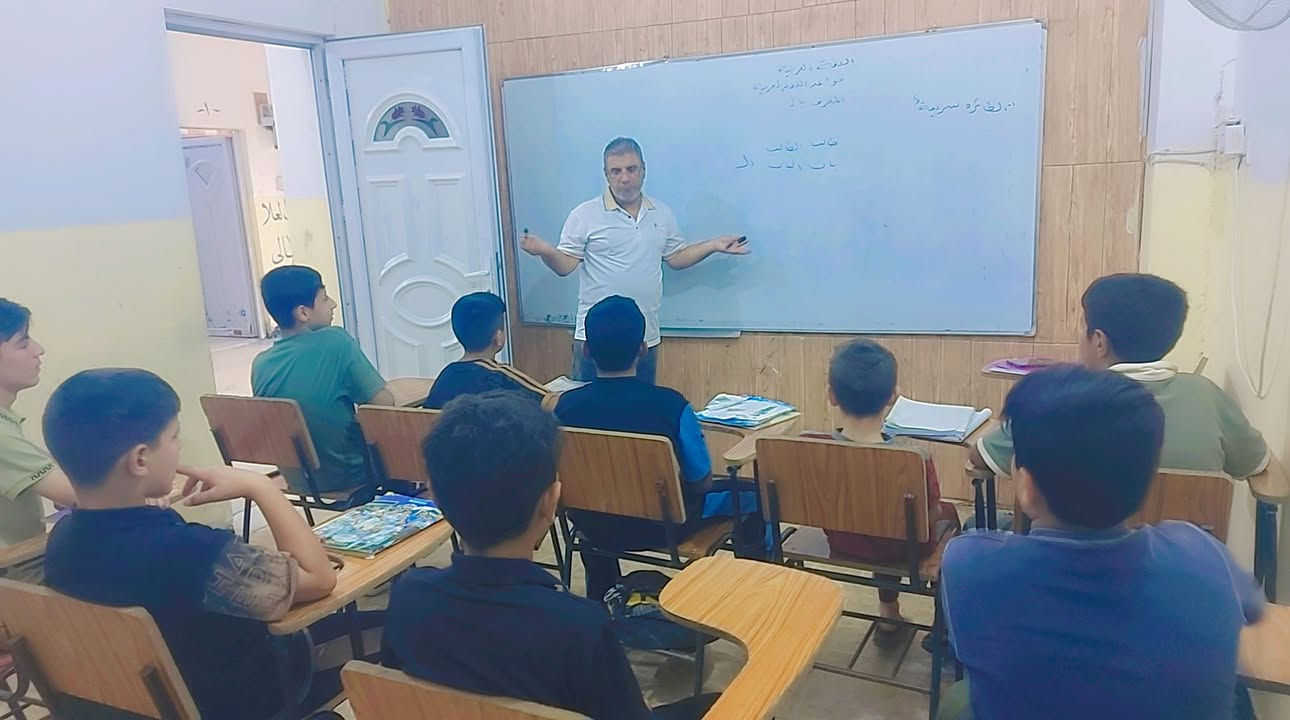 📝نمحو معا  غبار الجهل ... فرافق أهل العلم بلا ملل
ونزرع بسمة بكل حرف... يملؤها العز والفخر في كل
تنشد المعالي في عز علم...فلاتكن اخا اخا لاهل الجهل
📝يسر مركز  النور التعليمي ان يضيء لكم دربا فيه امل التعلم لحباة تعلمية سعيدة لفتح دورة القراءة لمن فاته التعلم نحن معكم لنسج حروف النور
✅ مركز  النور التعليمي يضيء
 دربكم نحو التعلم لكافة الاعمار و لكلا الجنسين 
#ضمان_النجاح ✨
✅الفرص لا تتكرر استغلها واضمن النجاح مع المنقذ بتاريخ المصادف اليوم الأربعاء 2026/9/8 
#جانب من محاضرة مادة / اللغه العربيه 
برفقة الدكتور  القدير والرائع
(  ظاهر يحيى جعفر ) 
مع الطلاب الصف الأول التهجي 
♦️مميزات الدورة 
🟠لذا نعلم طلبتنا الأعزاء بأن التسجيل _ مستمر لجميع الدورات الشتوية 
#النور _غايتنا 
🏘️موقع- عامريه الصمود شارع العام 
مجاور بلدية العامرية 
📍قرب الجسر مشاة 🚶 
☎️للاستفسار الاتصال على الرقم
   ***********0📞 واتساب 
***********📞  
***********📞 واتساب 
#الادارة
